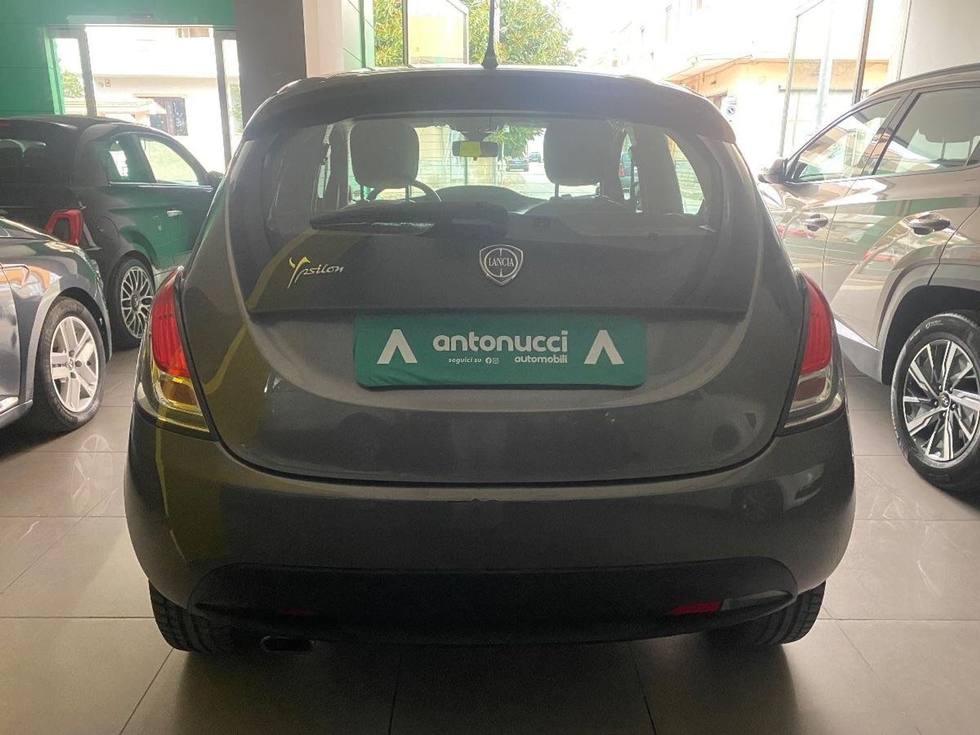 Lancia Ypsilon