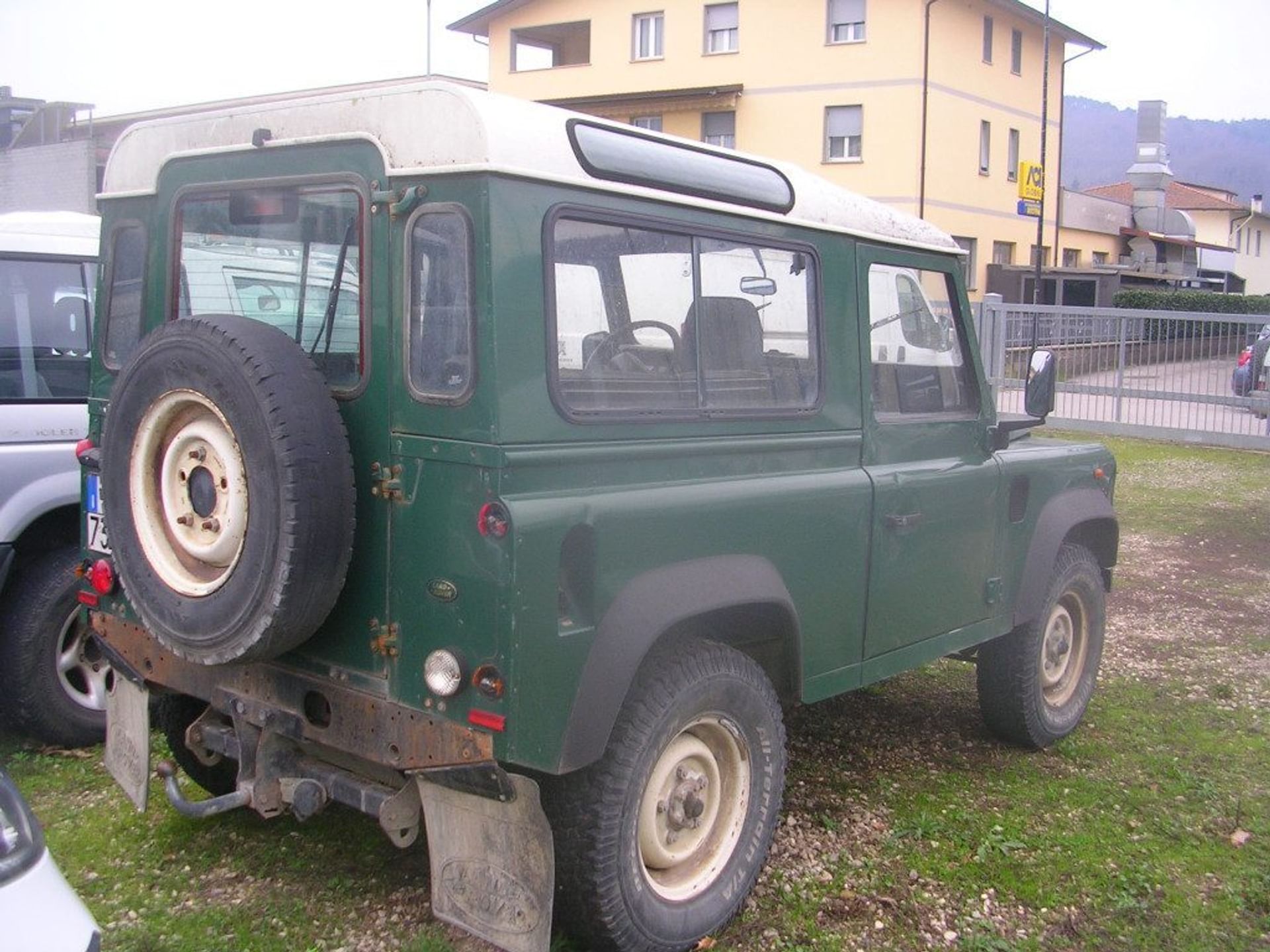 Land Rover Defender