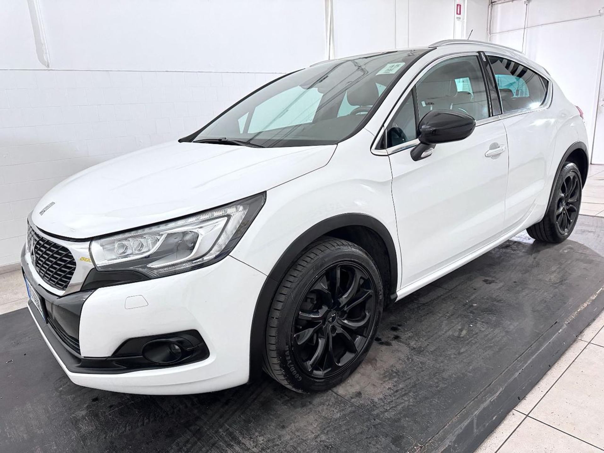 DS Automobiles DS 4