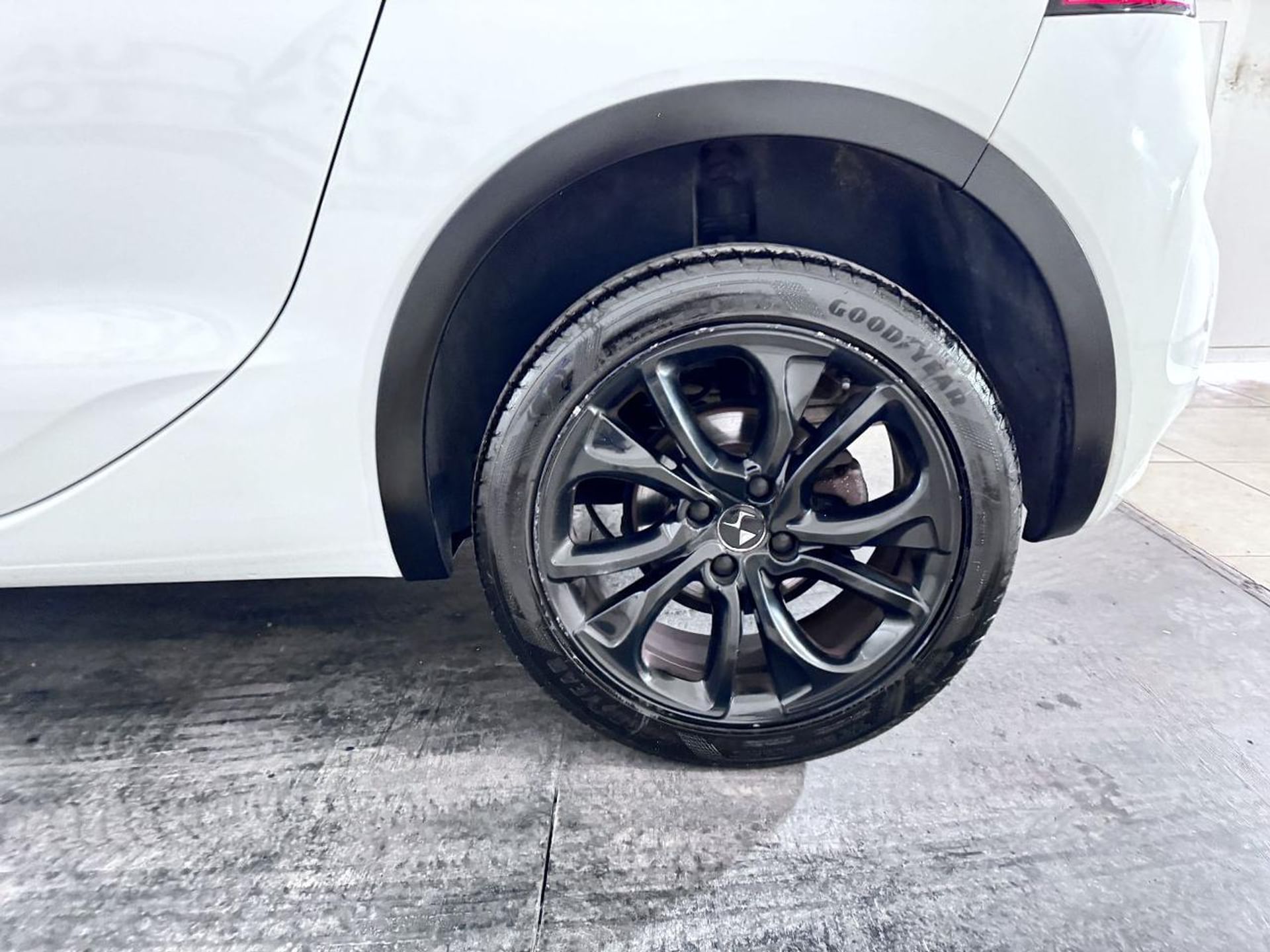 DS Automobiles DS 4