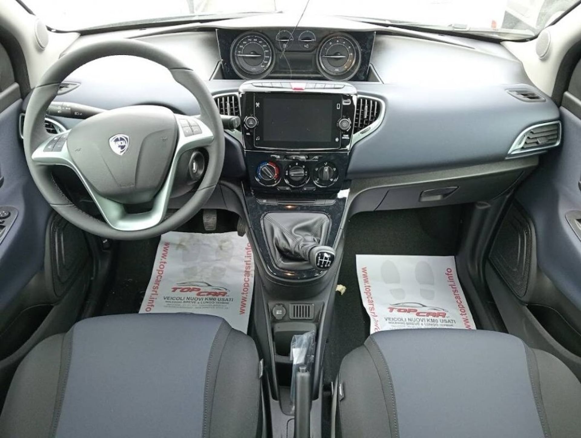 Lancia Ypsilon
