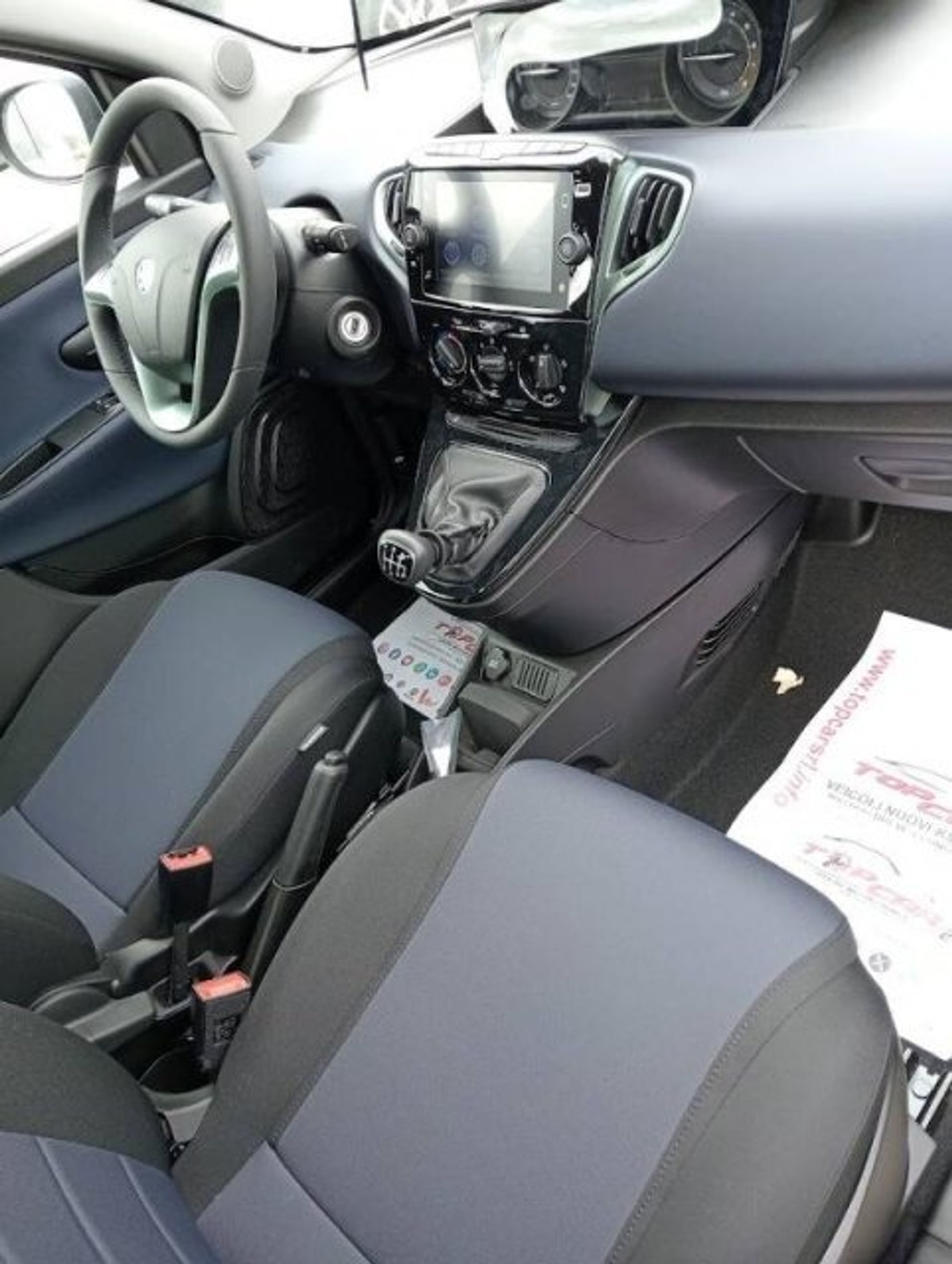 Lancia Ypsilon