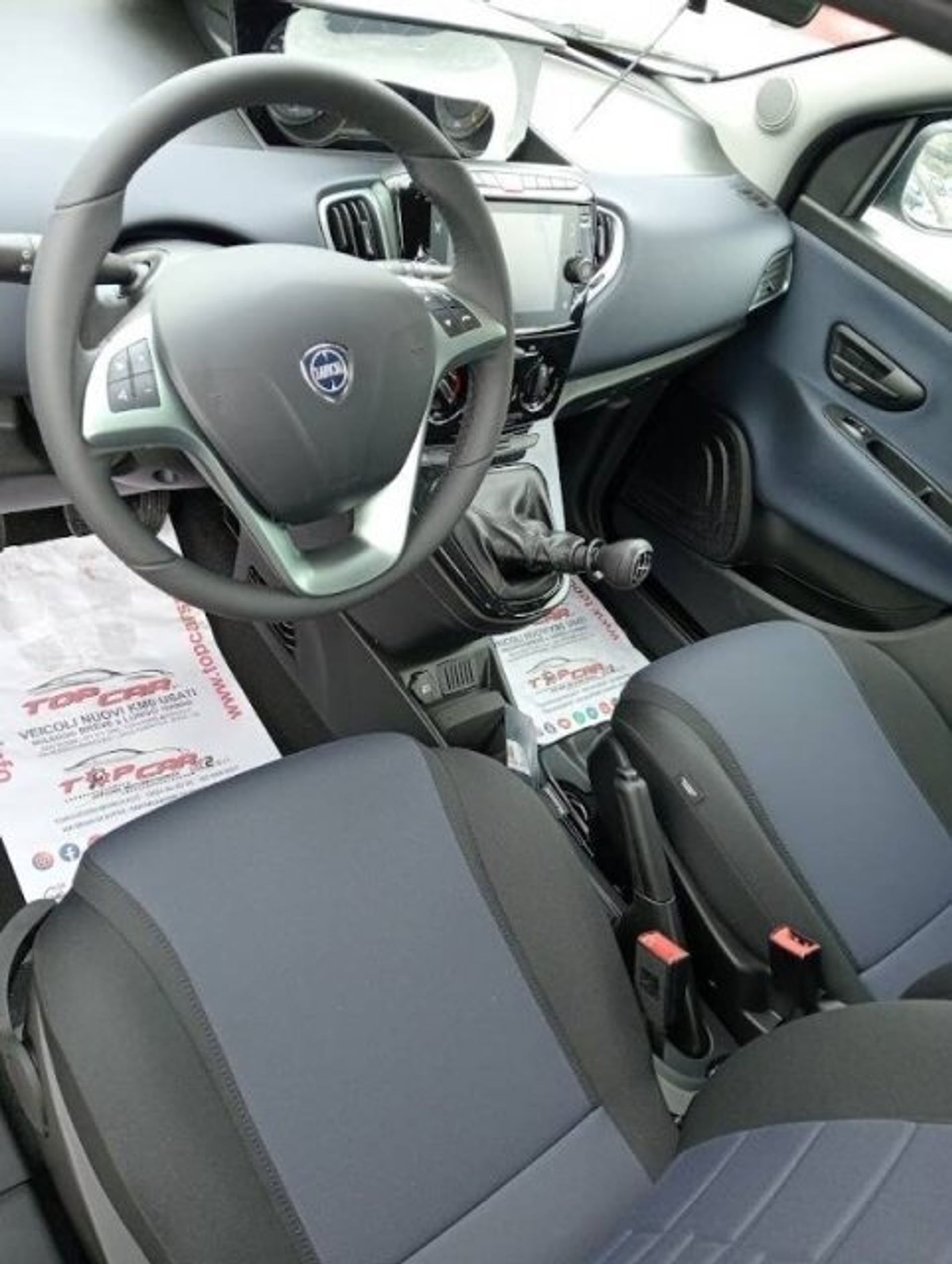 Lancia Ypsilon