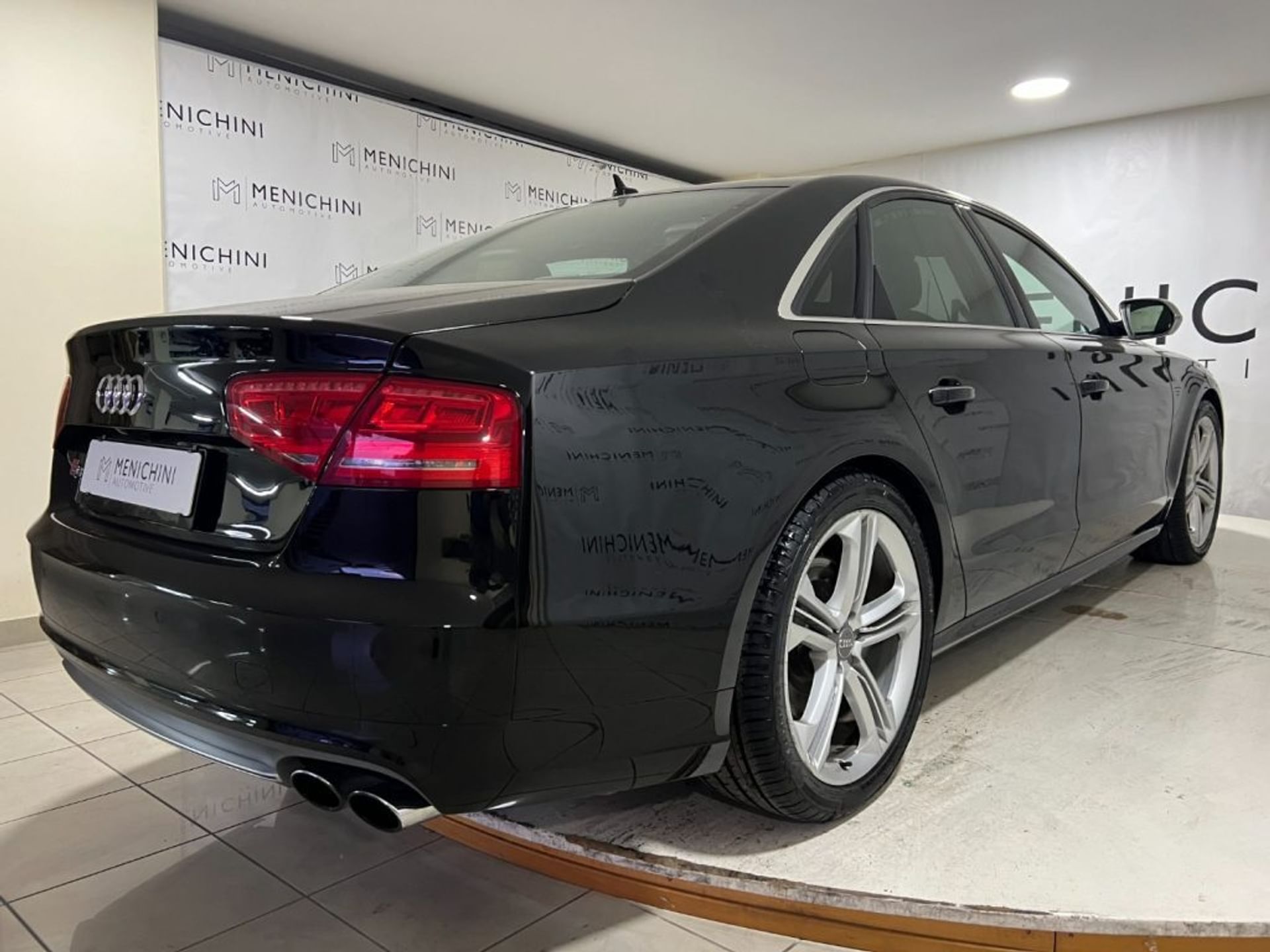Audi S8