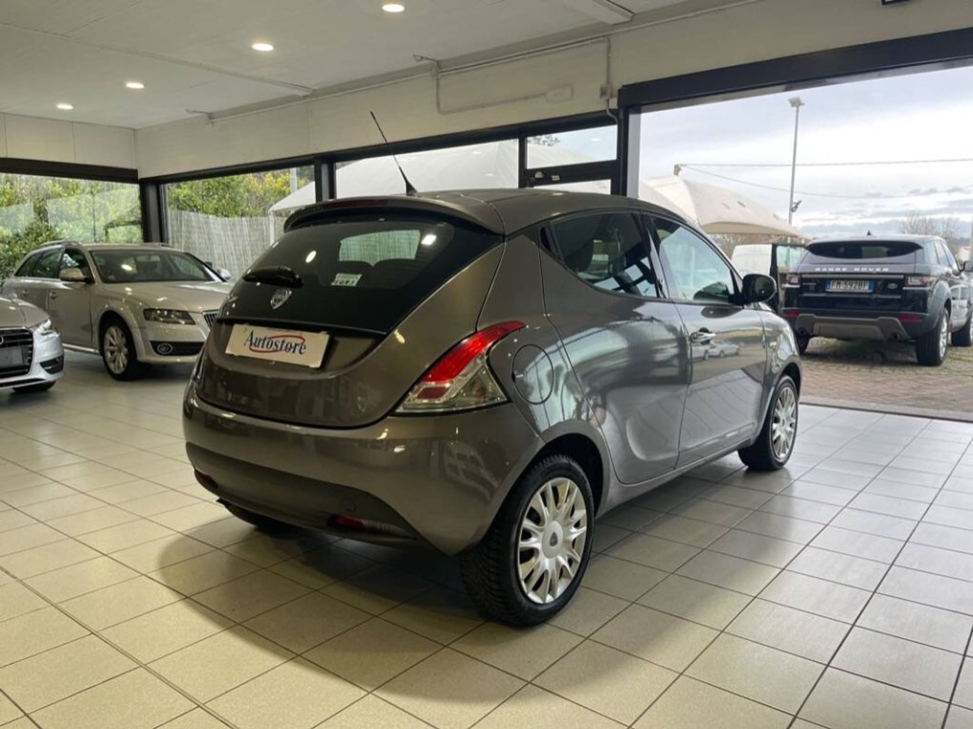 Lancia Ypsilon