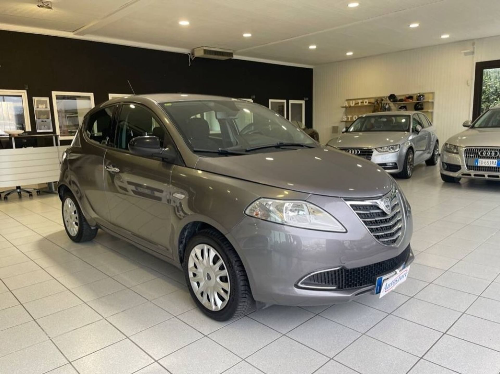 Lancia Ypsilon