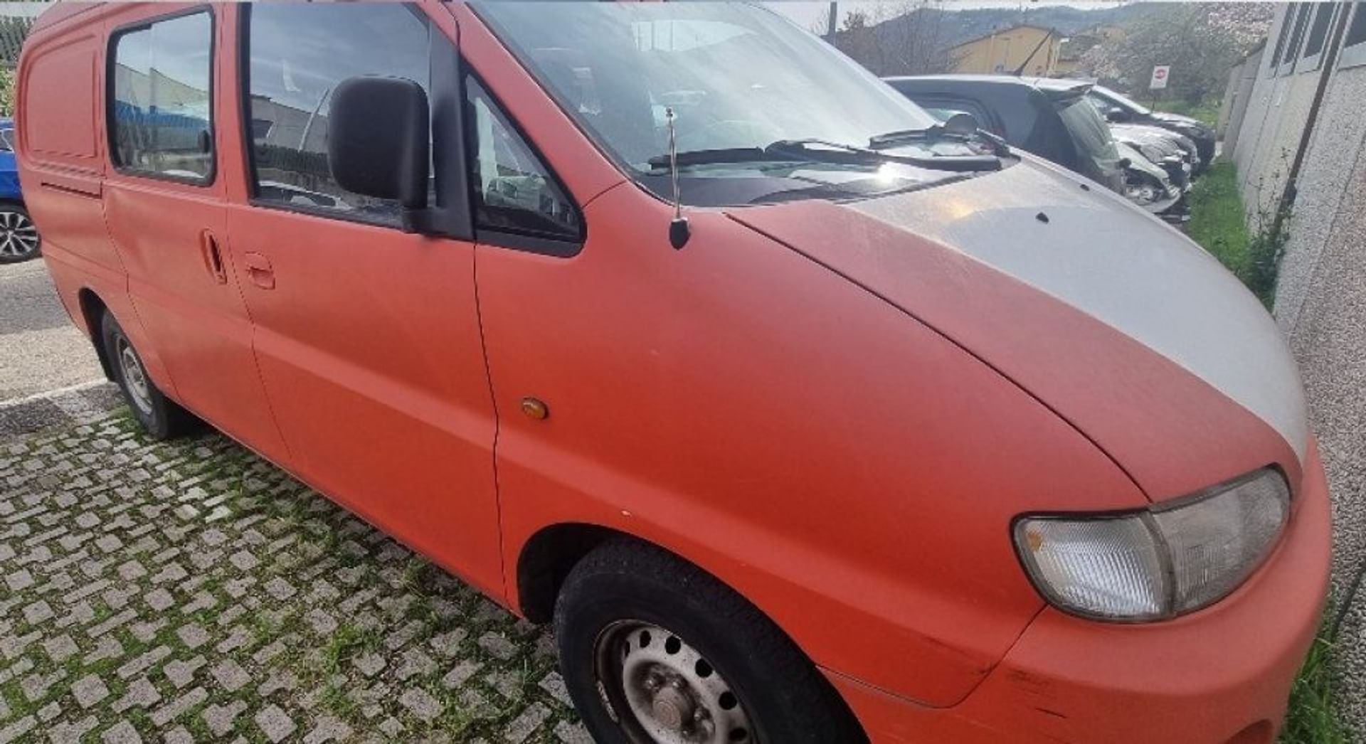 Hyundai H-1
