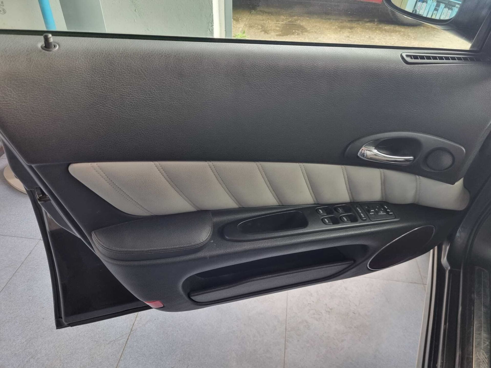 Alfa Romeo 166