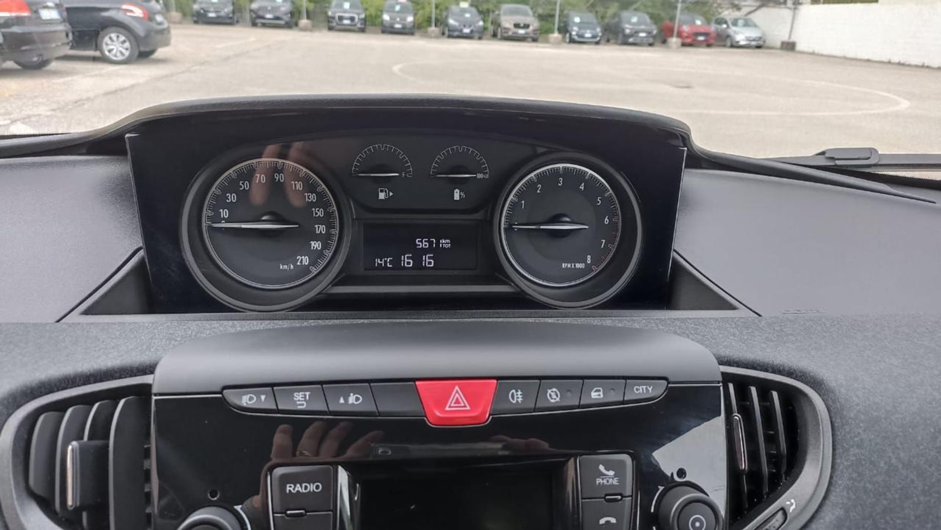 Lancia Ypsilon