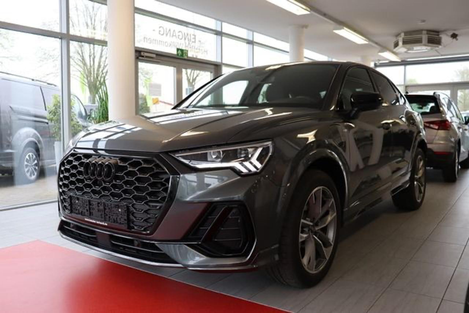 audi q3 s line usata