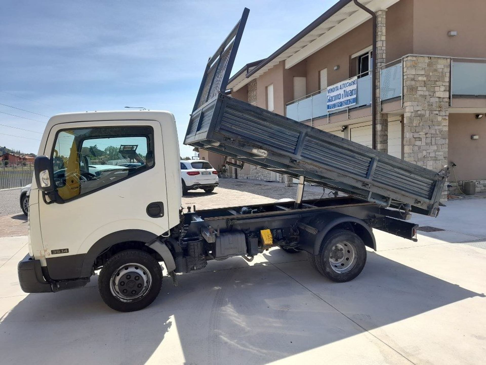 Nissan Cabstar
