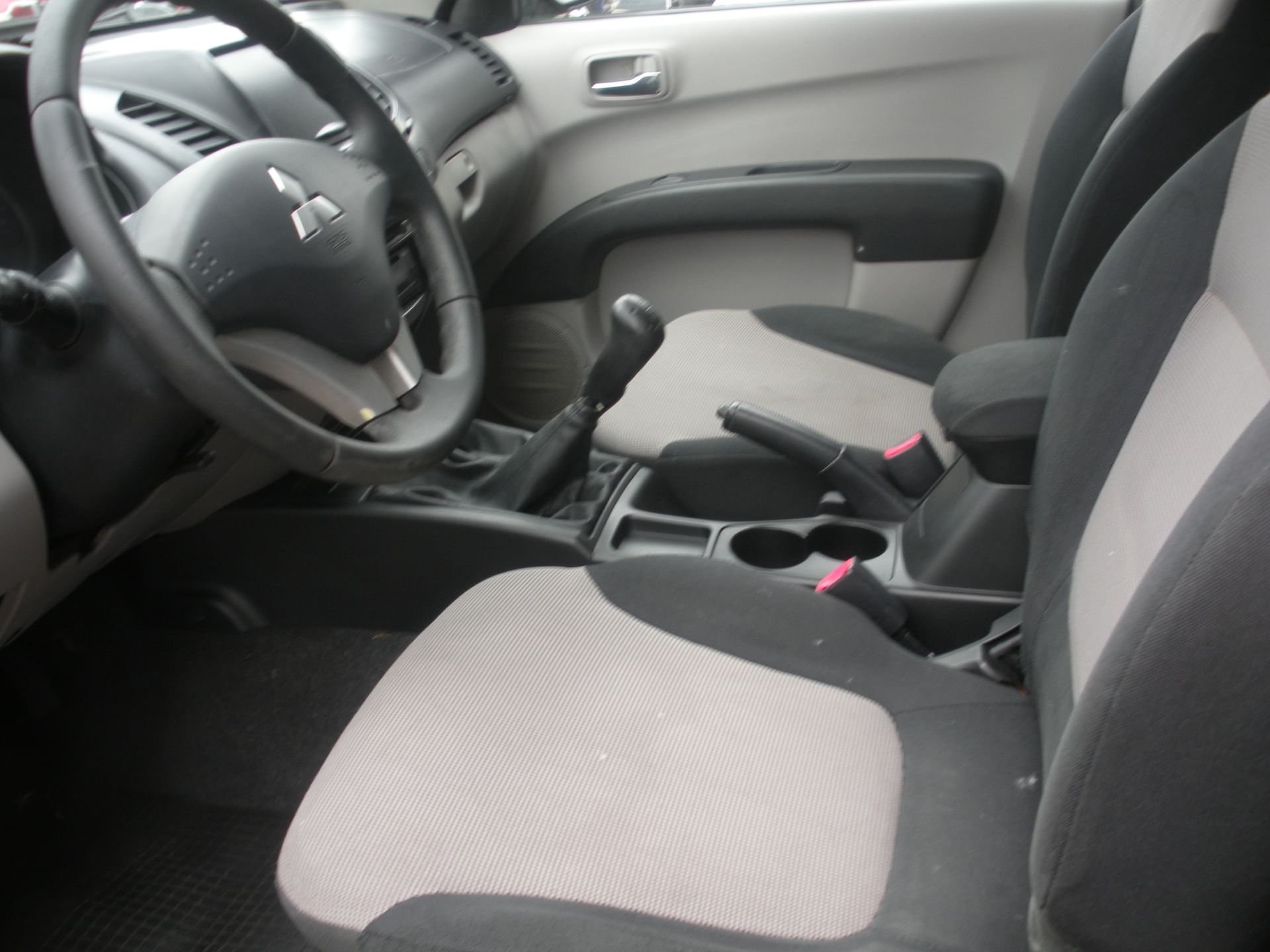 Mitsubishi L200