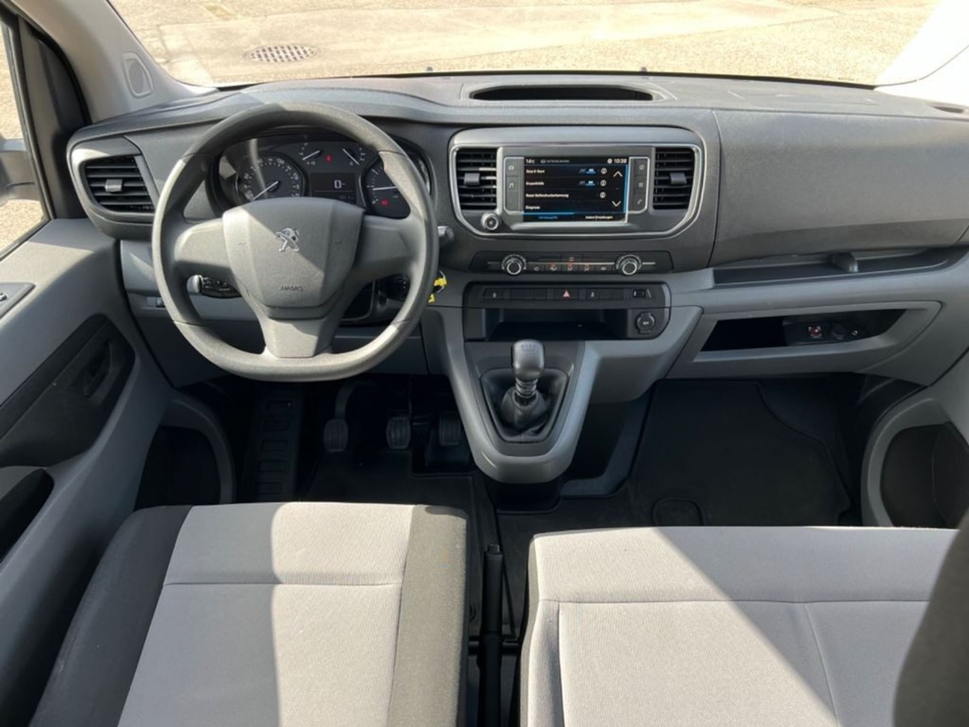 Peugeot Traveller