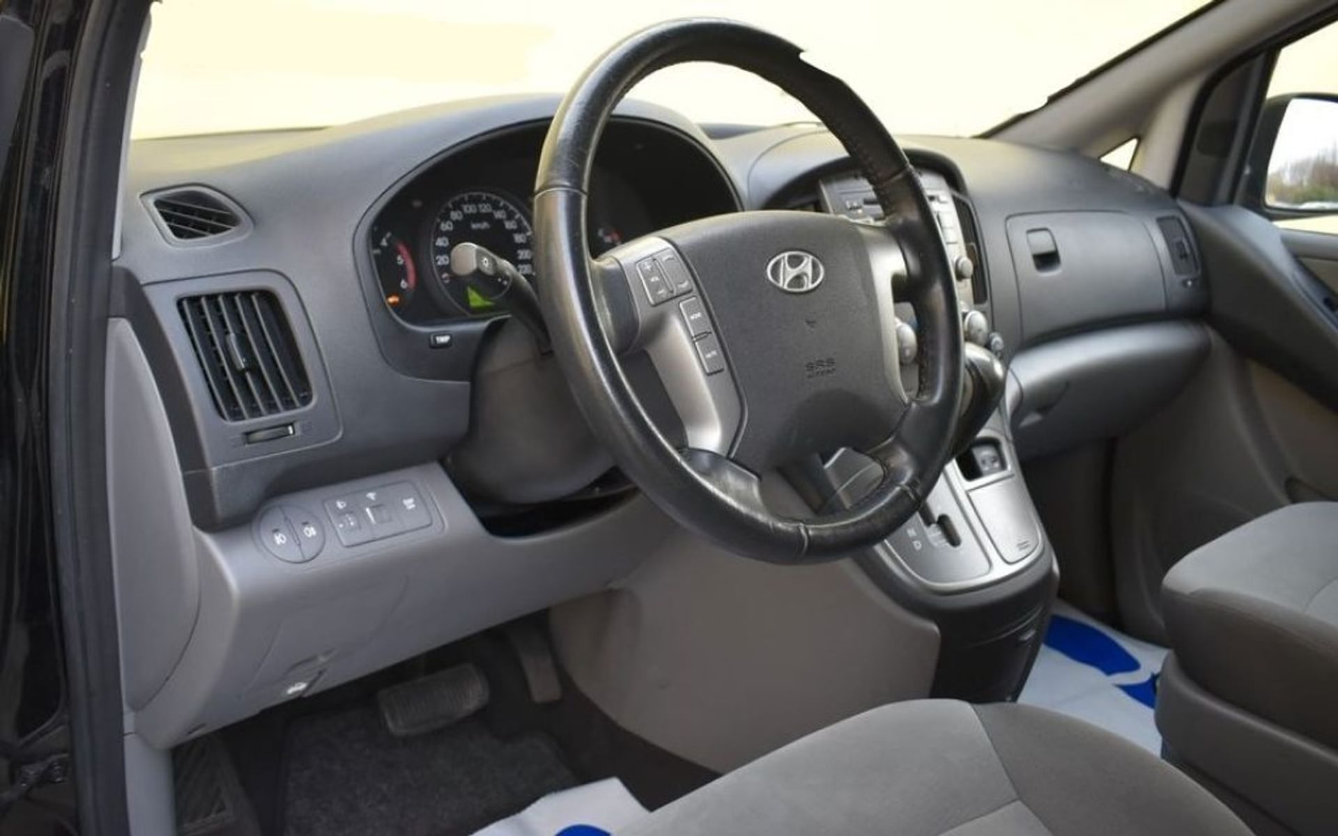 Hyundai H-1