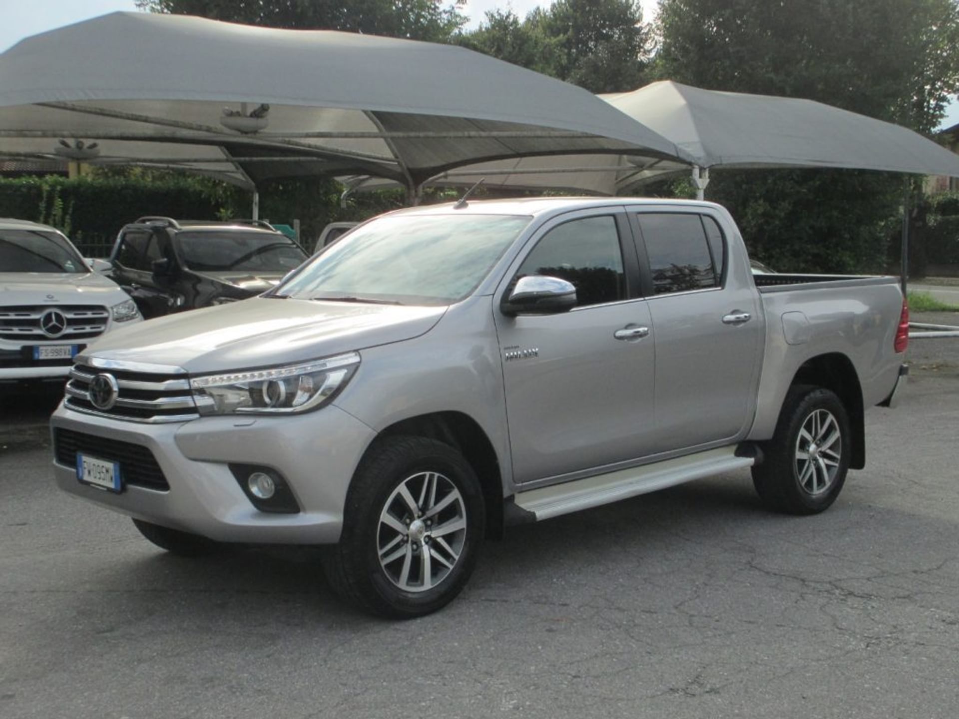 Used Toyota Hilux 2.4