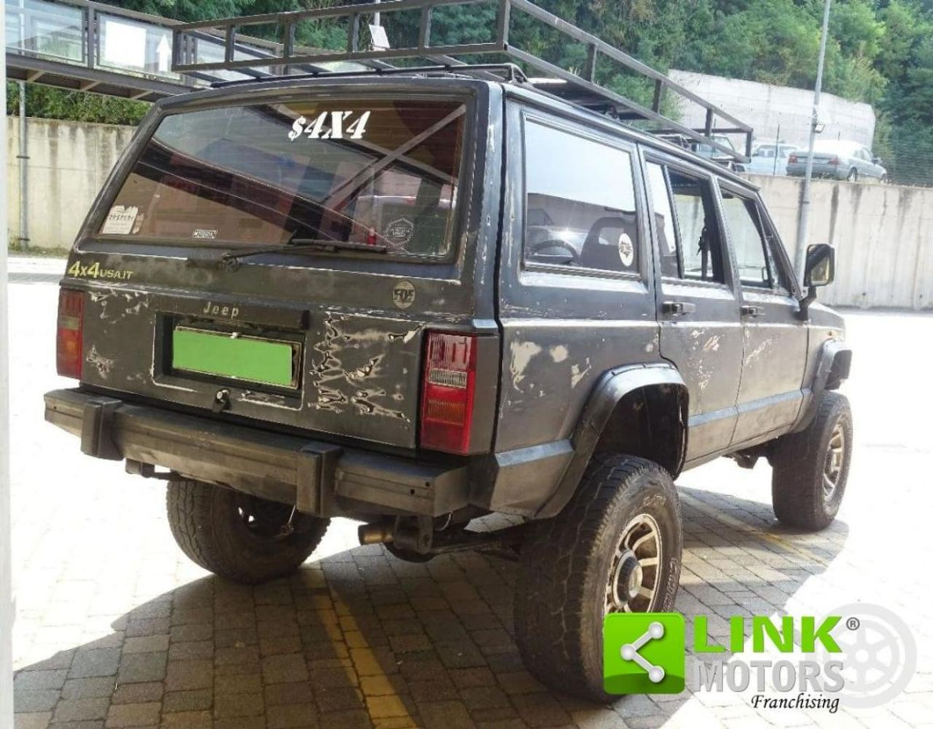 Jeep Cherokee