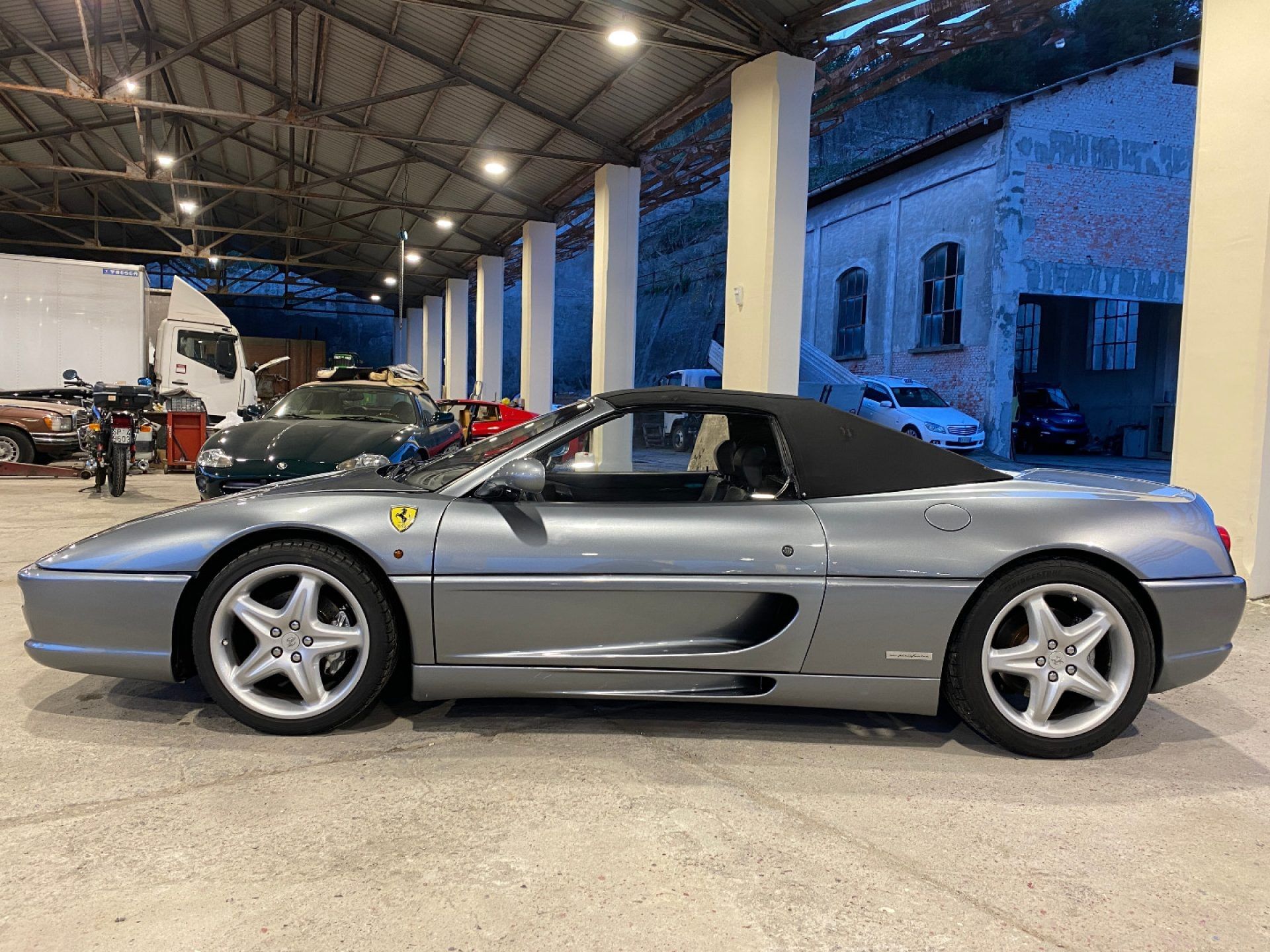 Ferrari F355