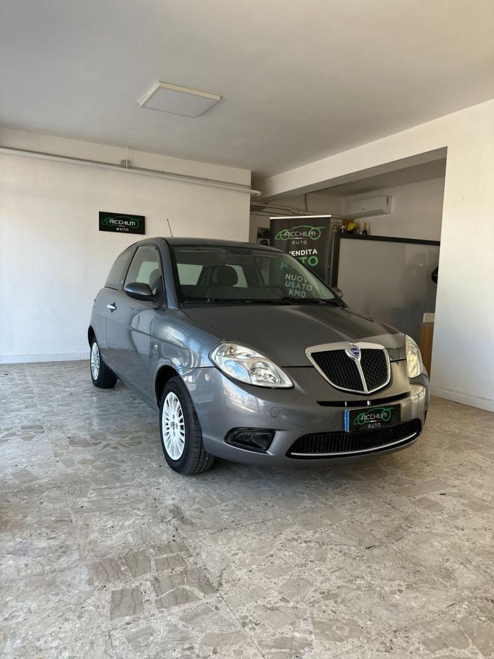 Lancia Ypsilon