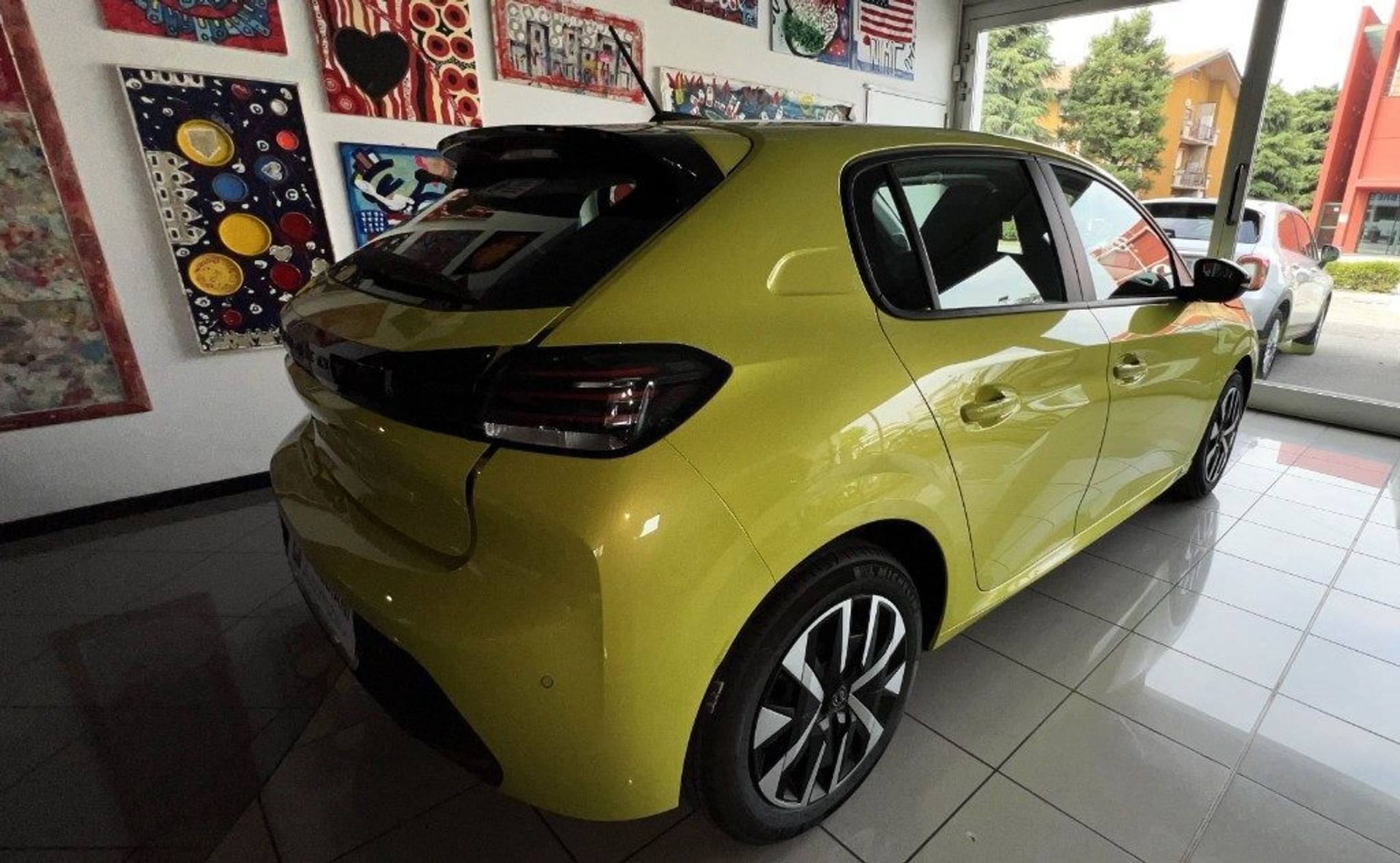 Peugeot 208