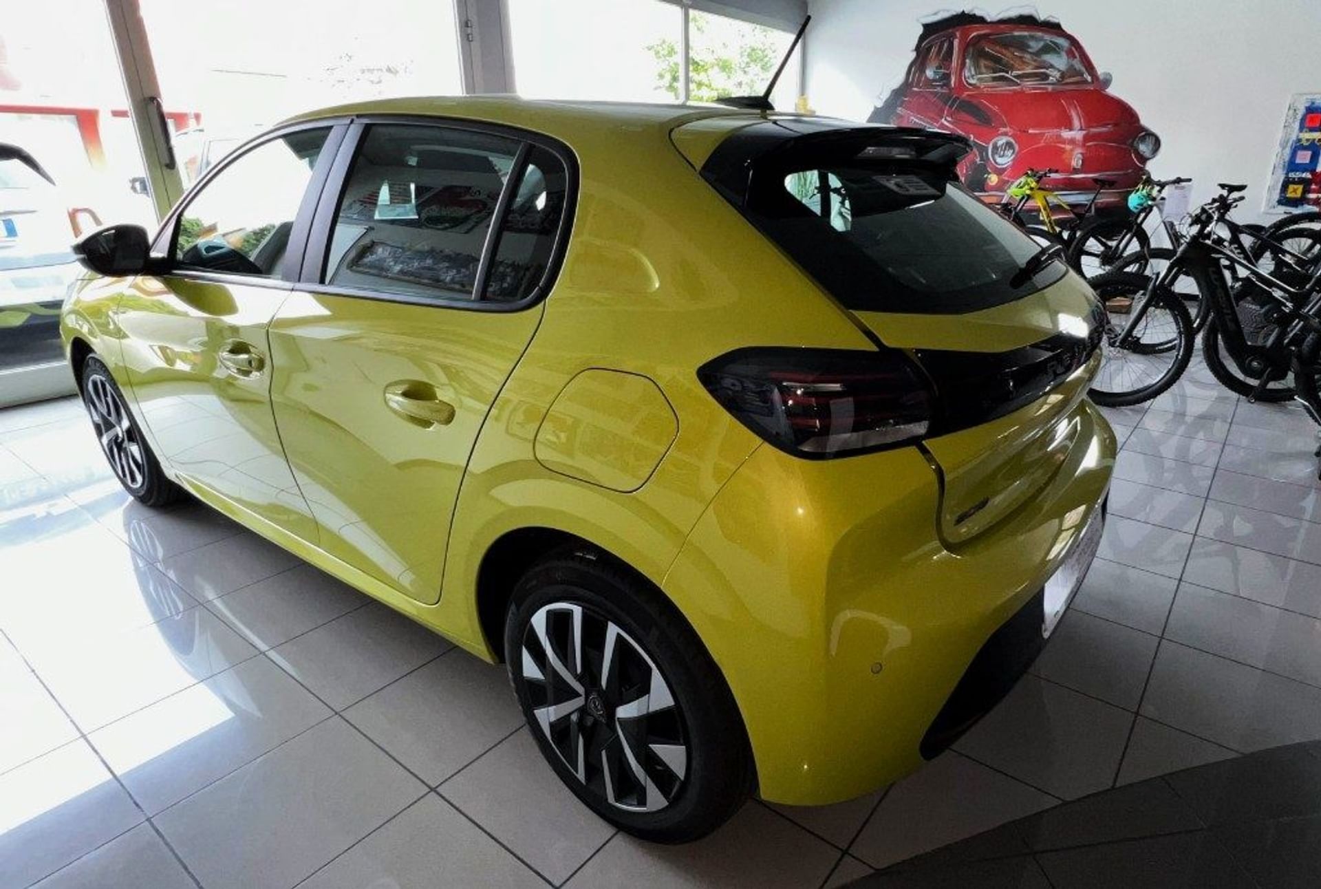 Peugeot 208