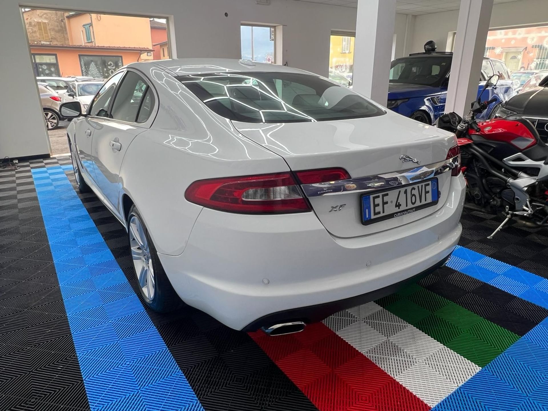 Jaguar XF