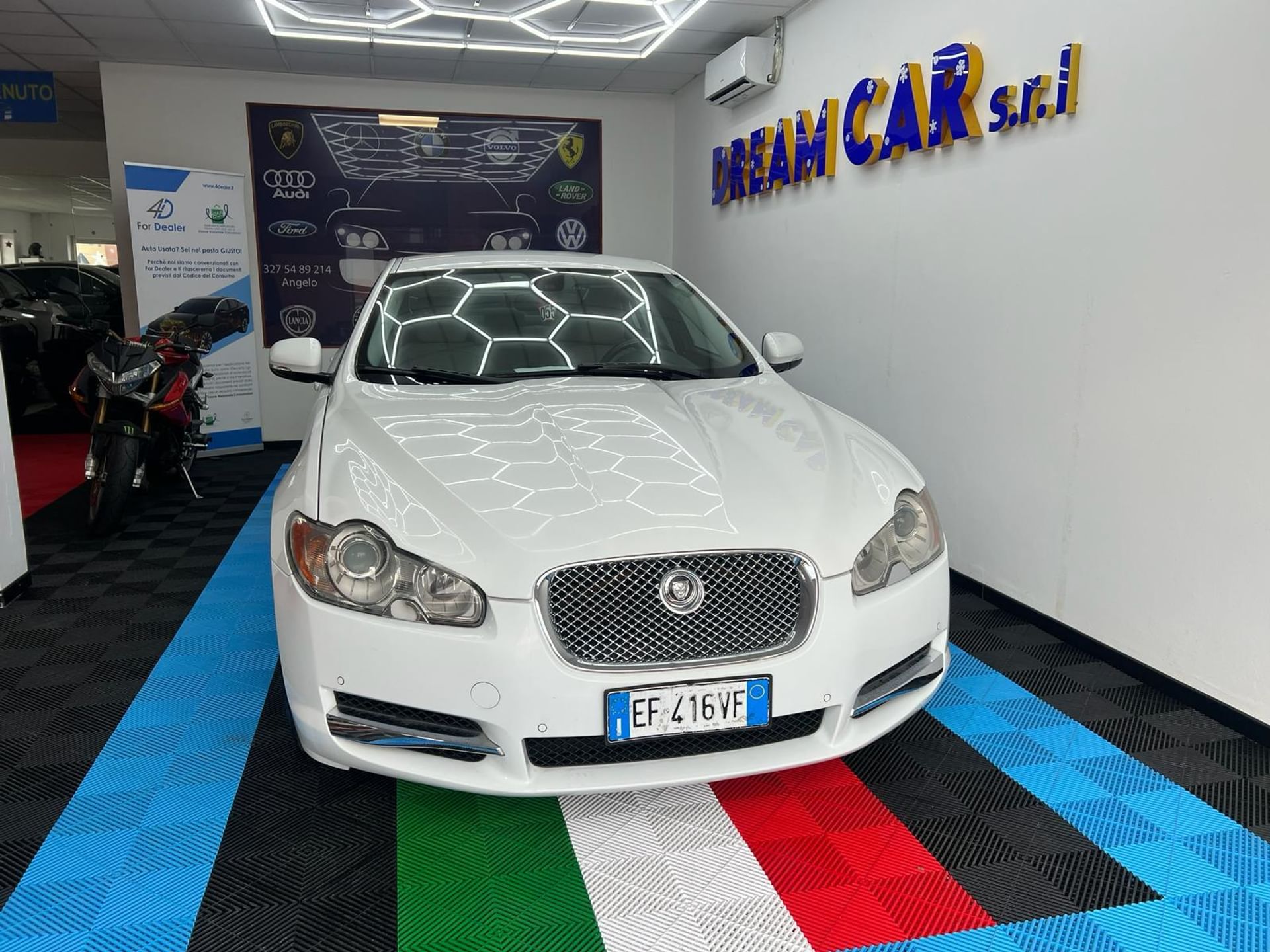 Jaguar XF