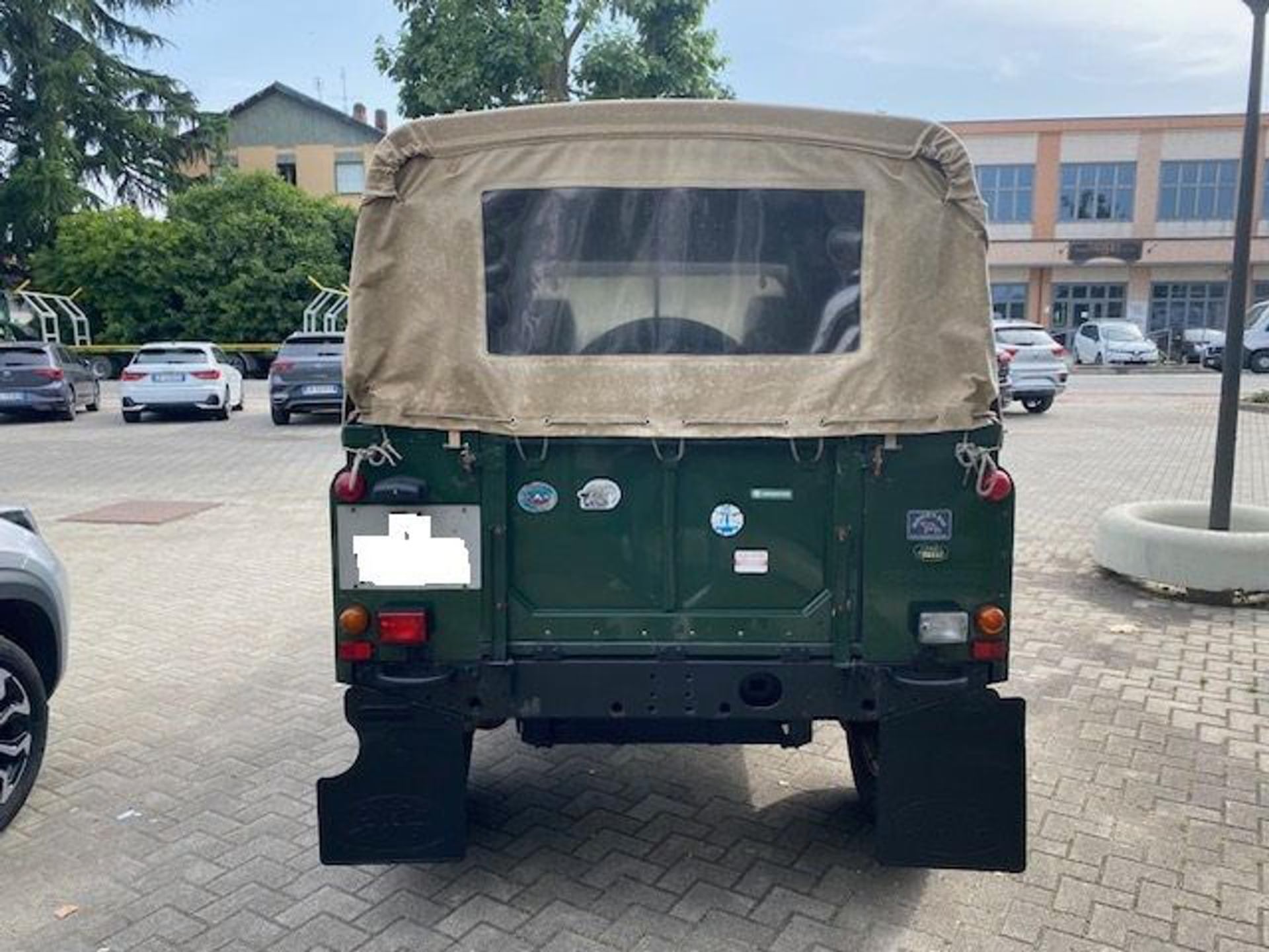 Land Rover Defender