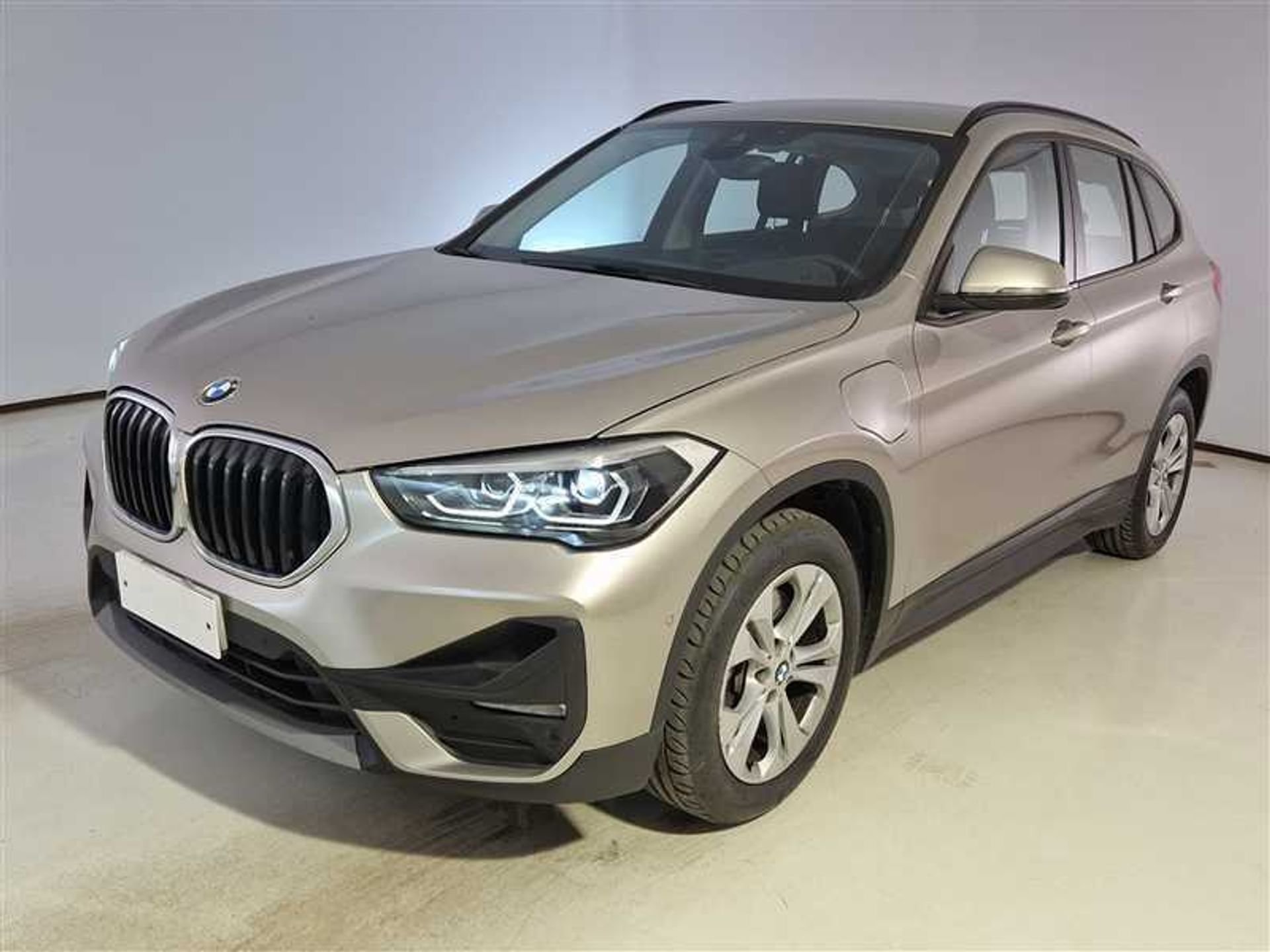 BMW X1 BMW X1 xDrive 25e Business Advantage automatico Usata Ibrida con ...