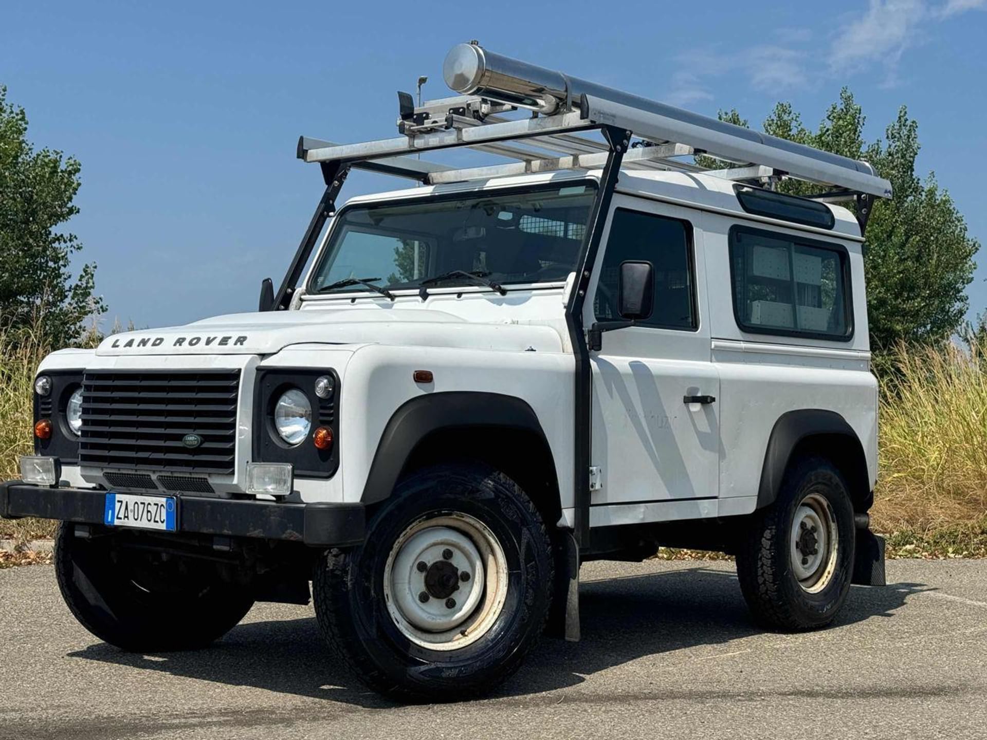Land Rover Defender 90 2.2 TD4 AUTOCARRO N1 MOTORE NUOVO !!! Usata ...