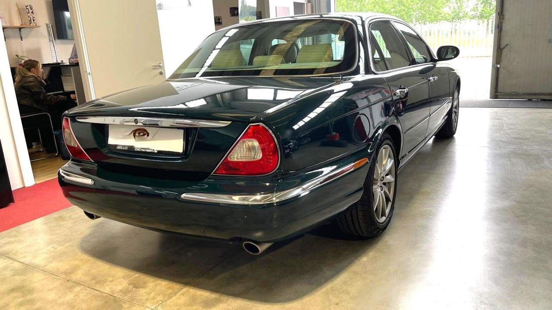 Jaguar XJ