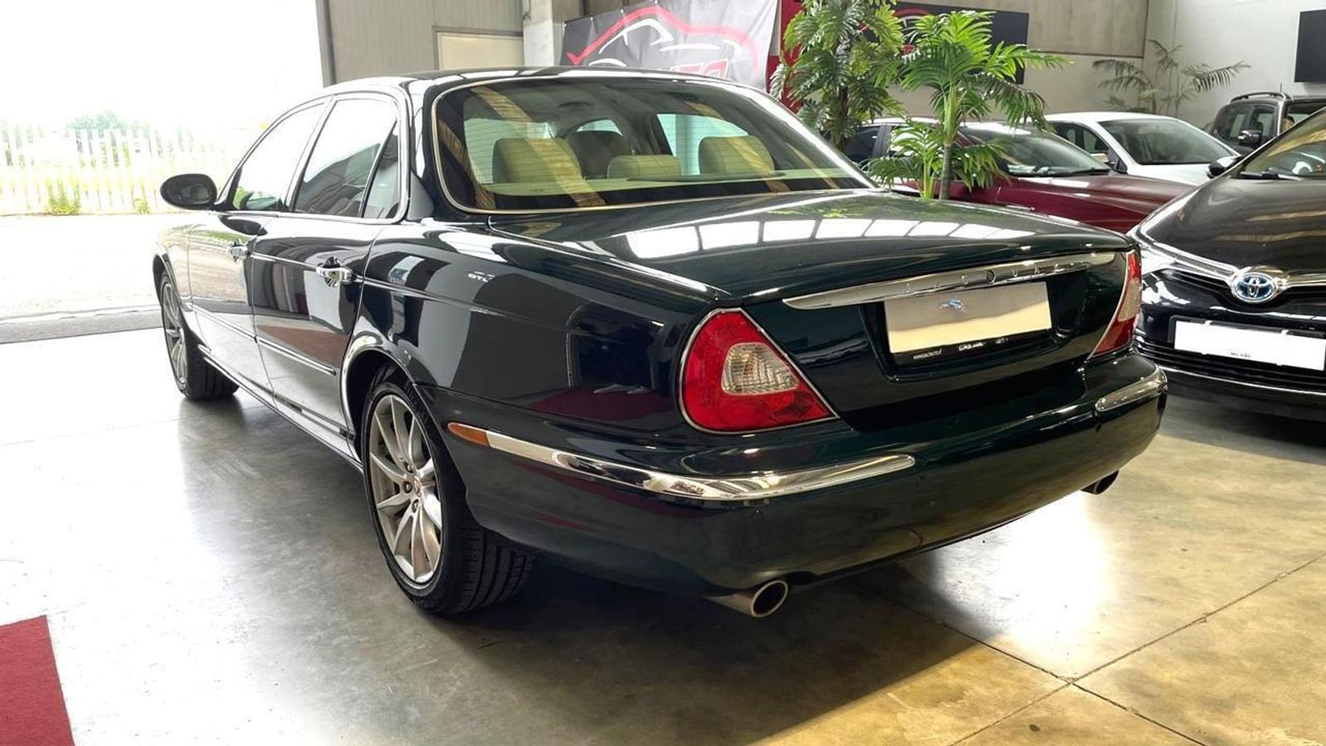 Jaguar XJ