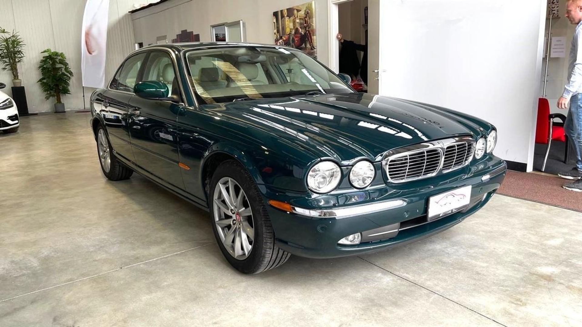 Jaguar XJ
