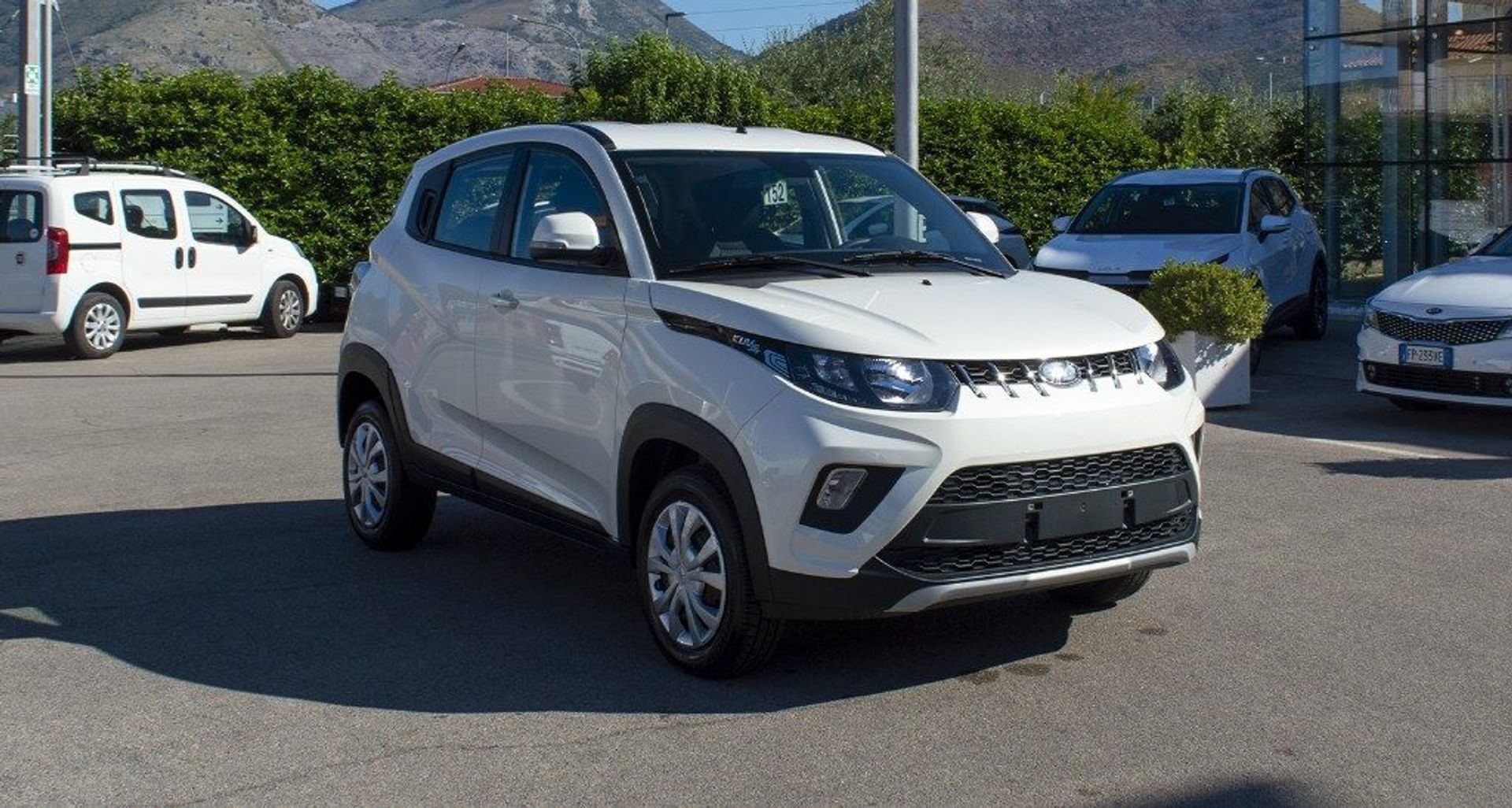 Mahindra KUV100