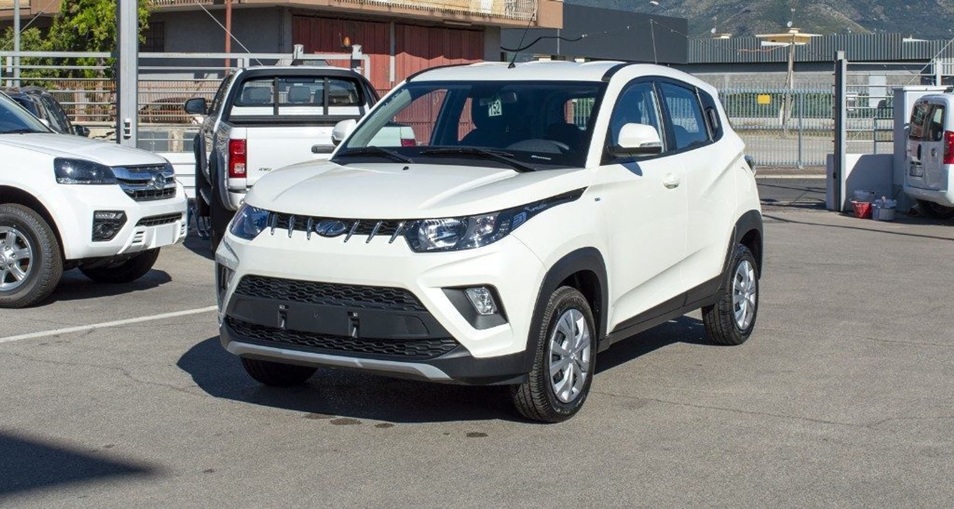 Mahindra KUV100