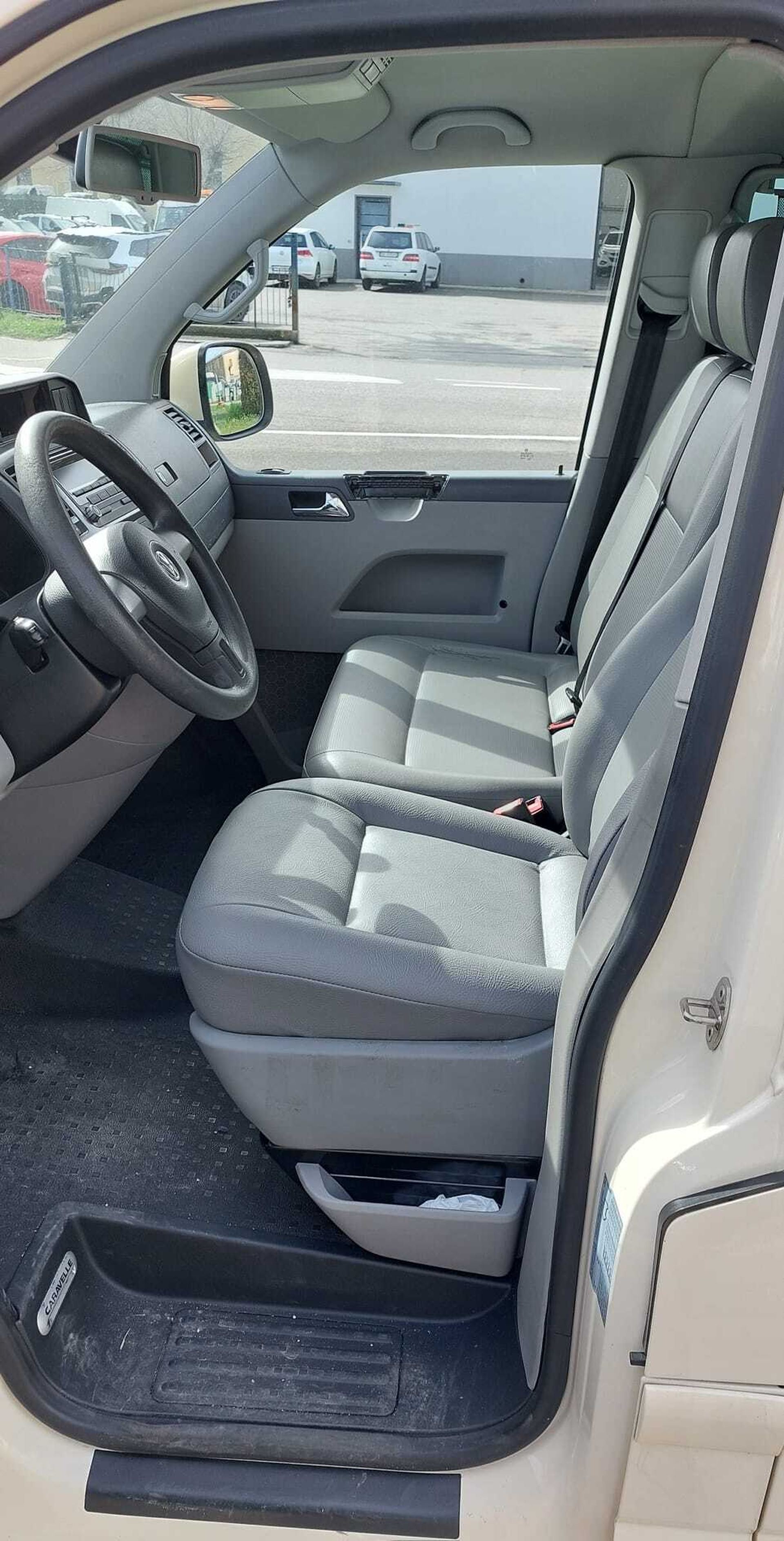 Volkswagen Caravelle