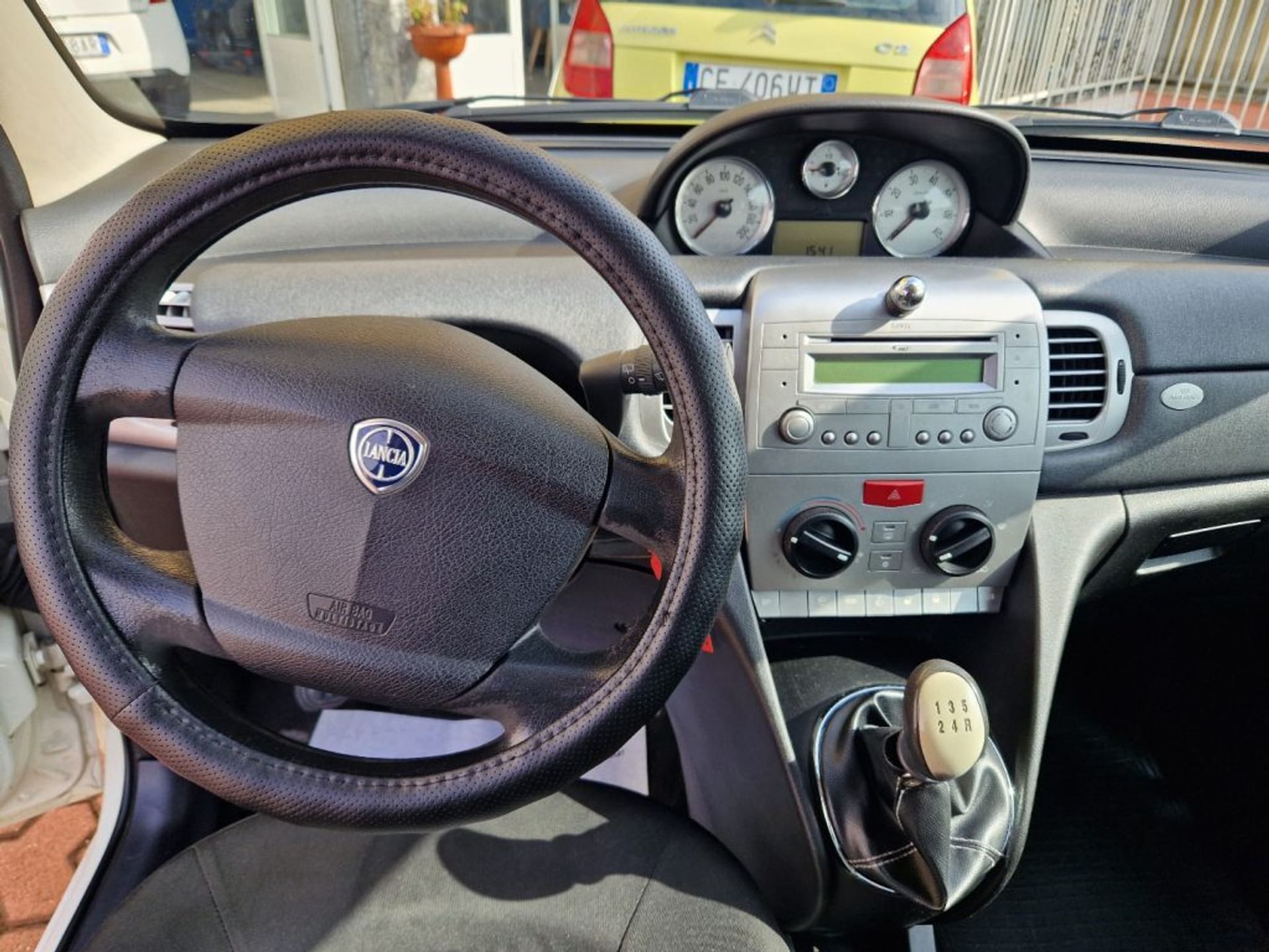 Lancia Ypsilon