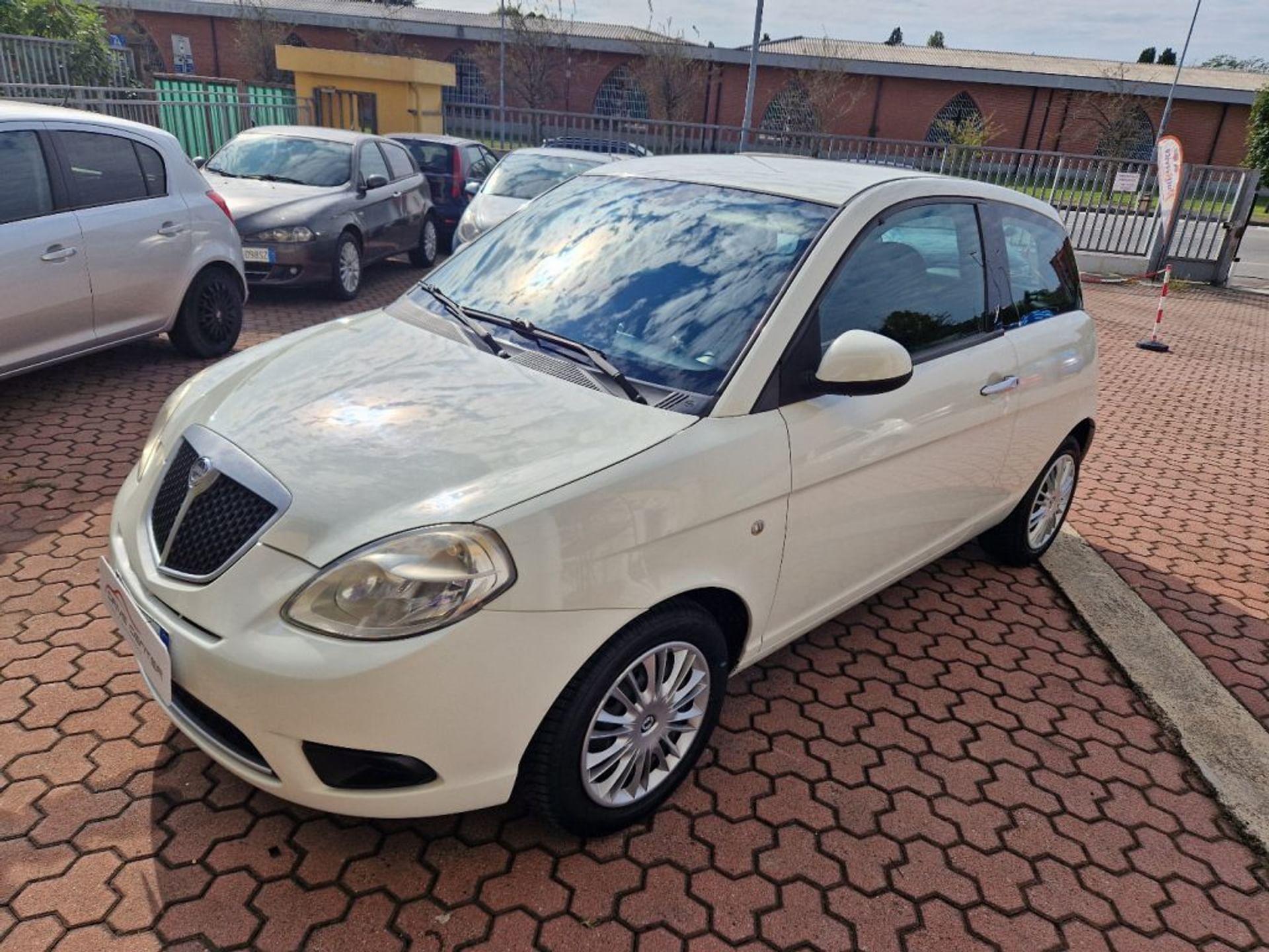 Lancia Ypsilon