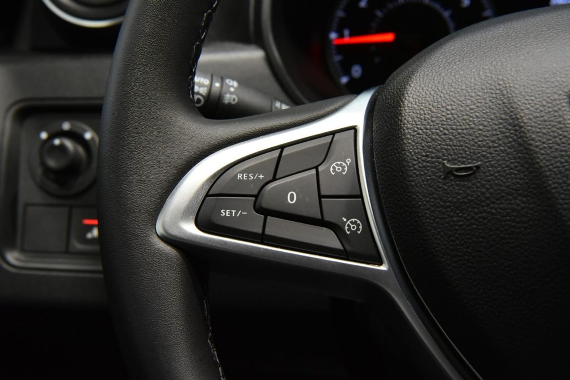 Dacia 1.5 Blue dCi 8V 115 CV - Volante