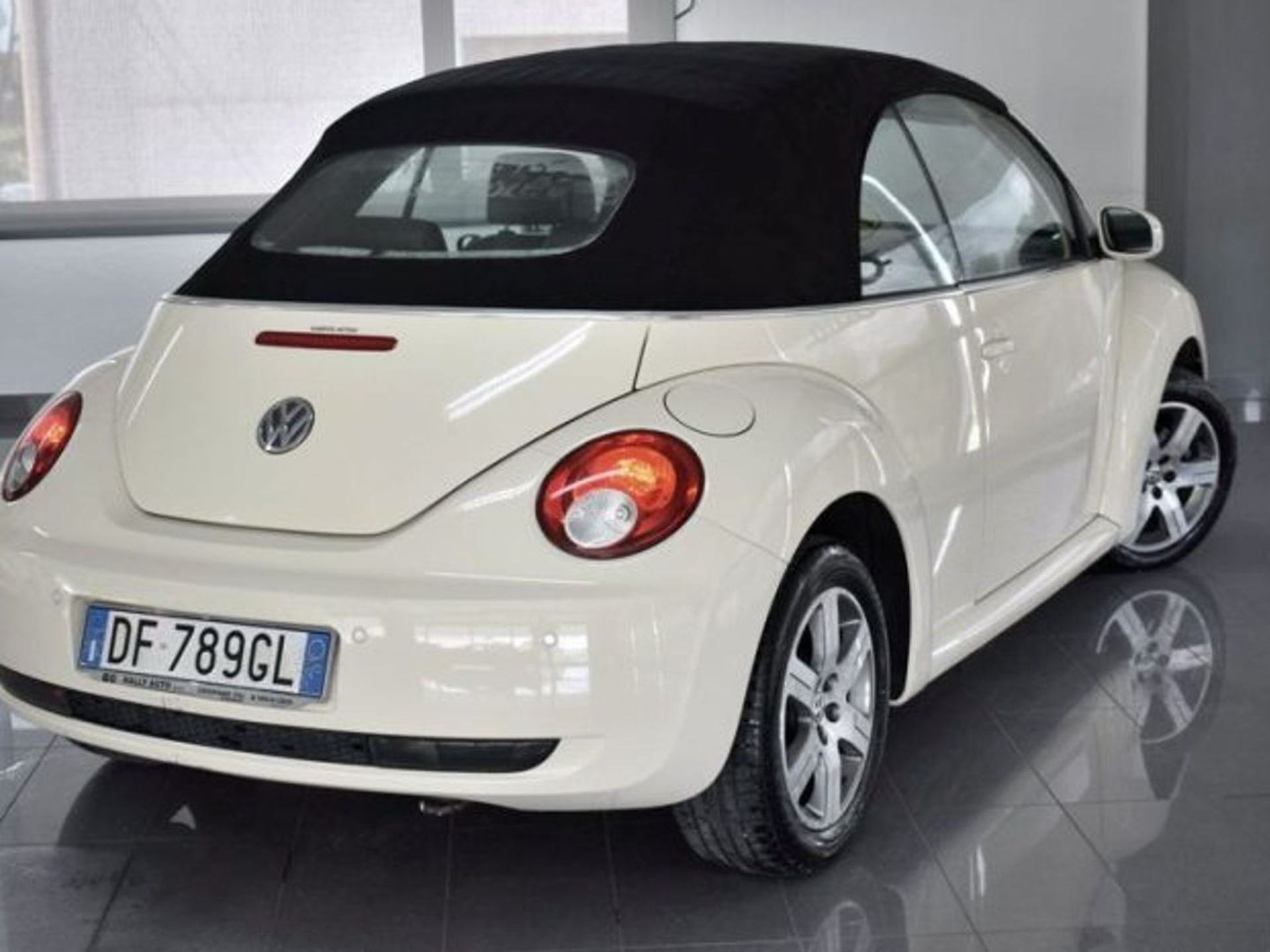 Volkswagen New Beetle