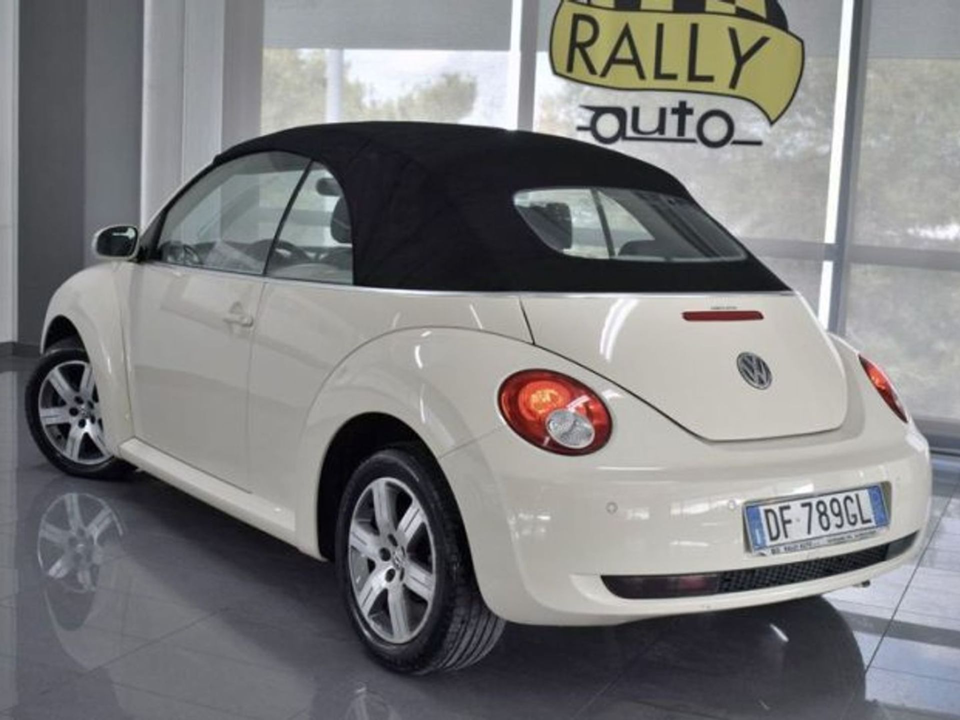 Volkswagen New Beetle