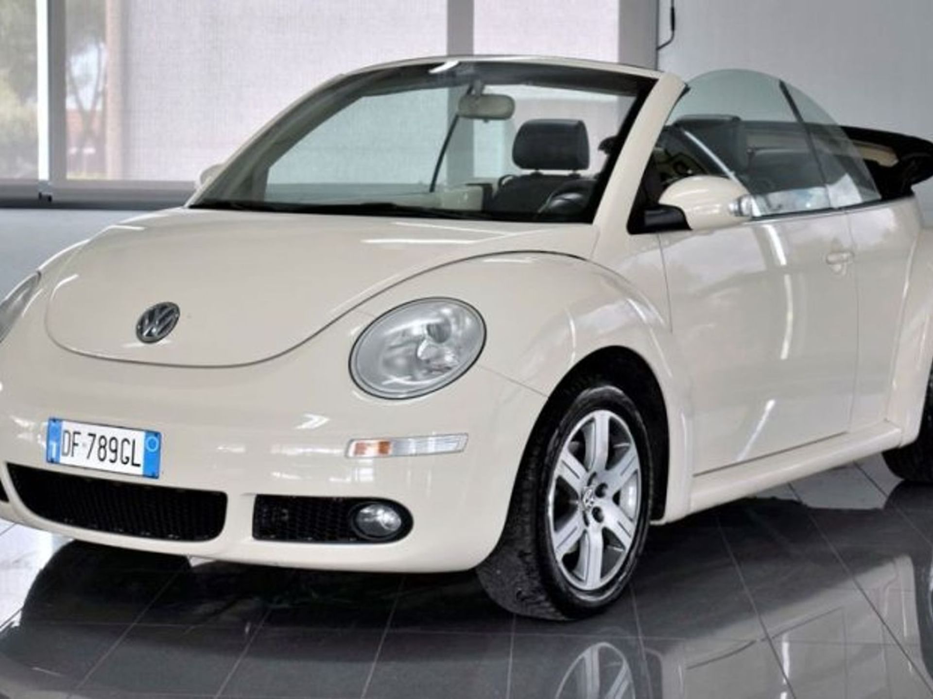Volkswagen New Beetle