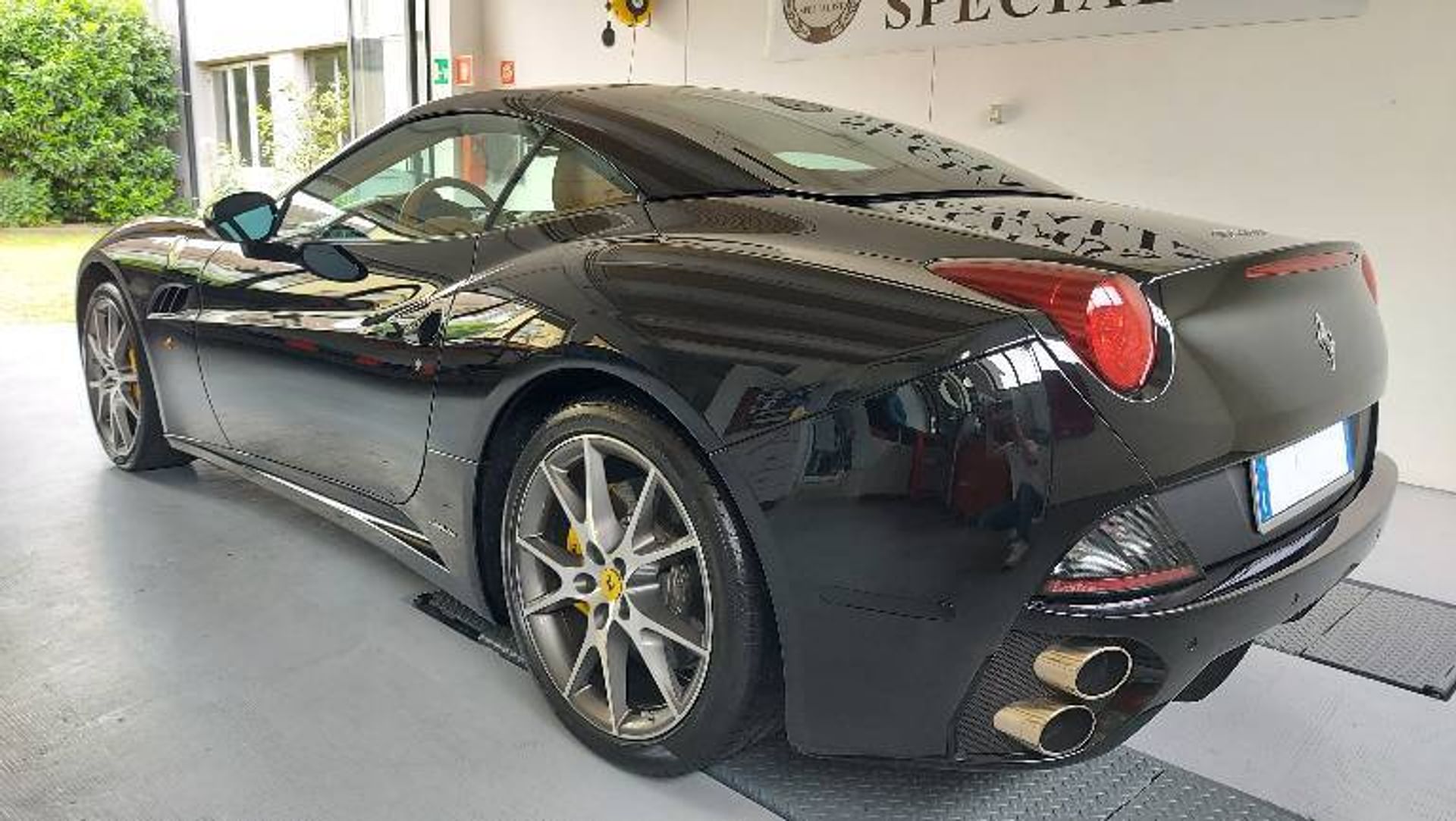 Ferrari California