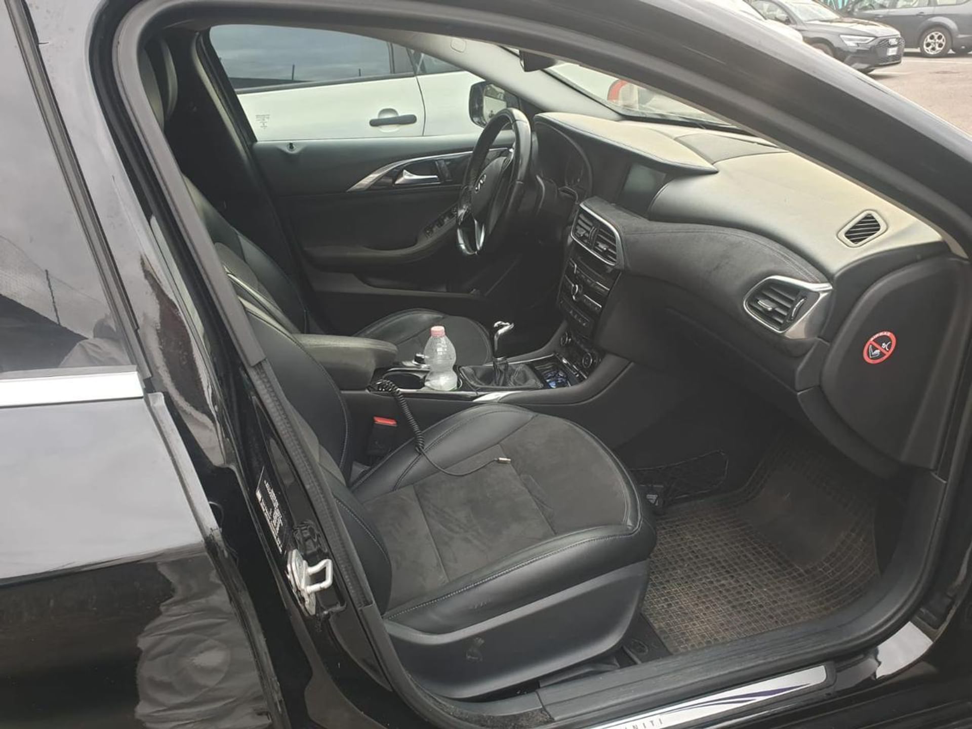 Infiniti Q30
