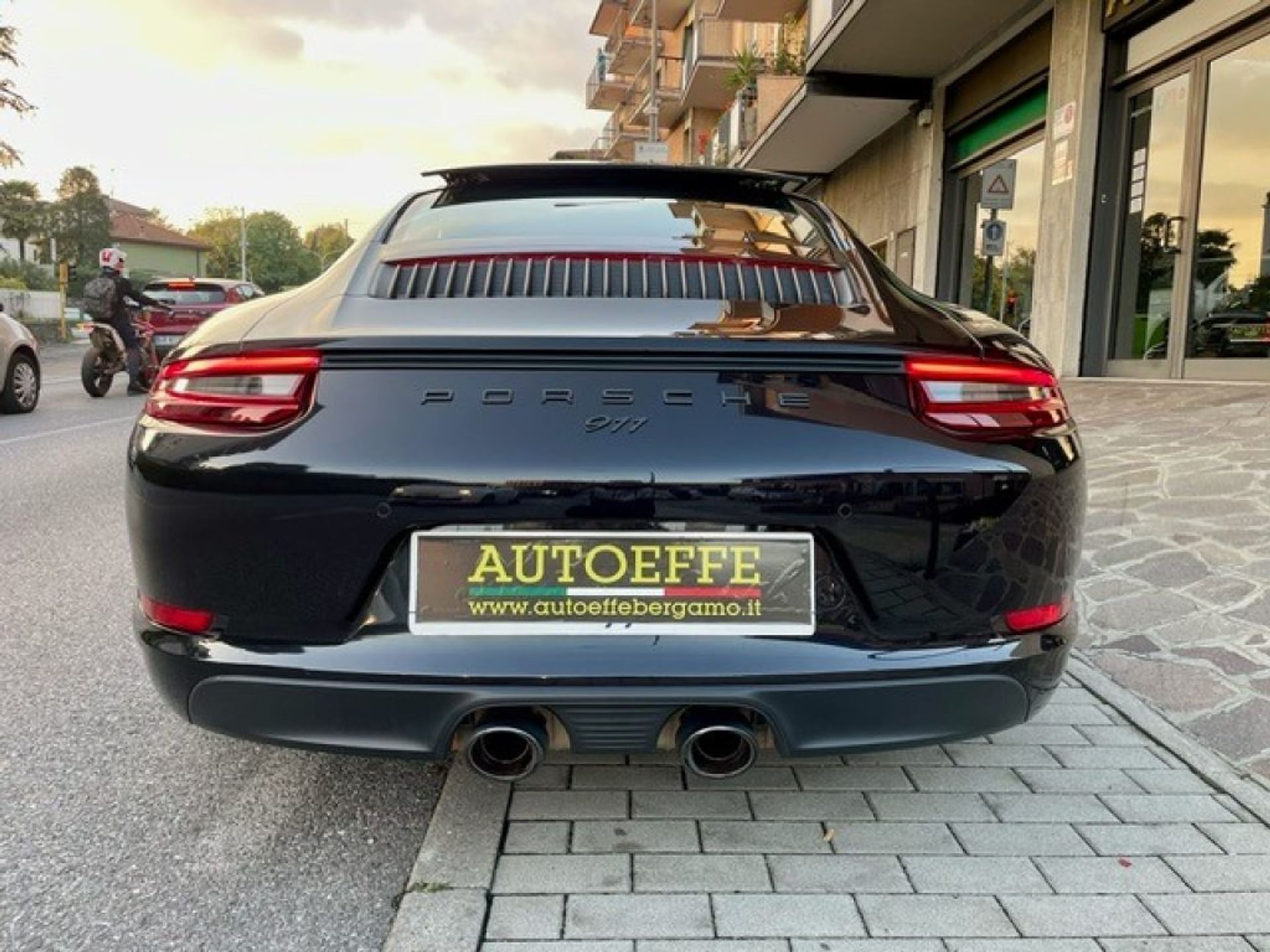 Porsche 911