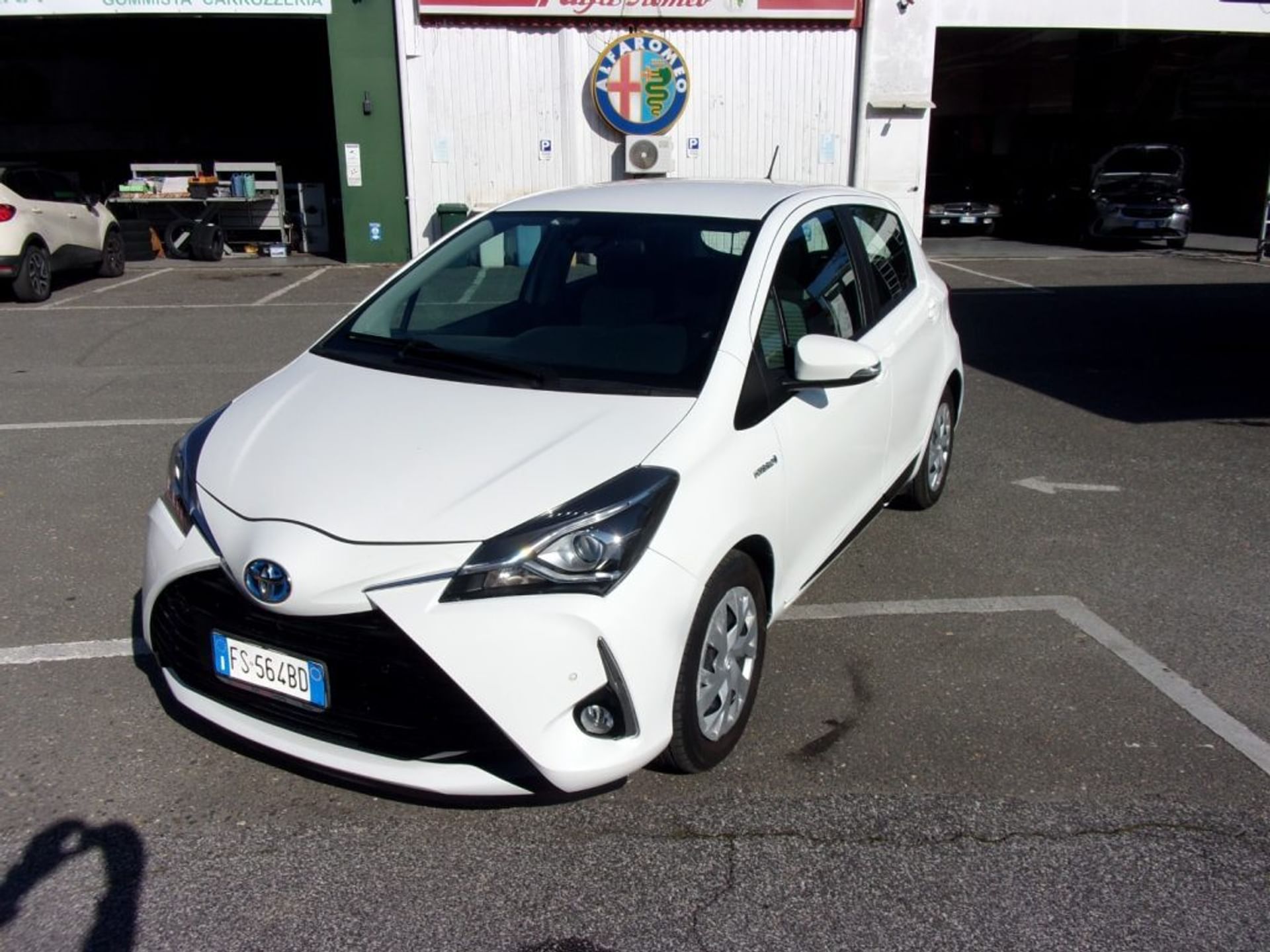 Toyota Yaris 1.5 Hybrid 5 porte Business Usata Benzina con 44.000 km a ...