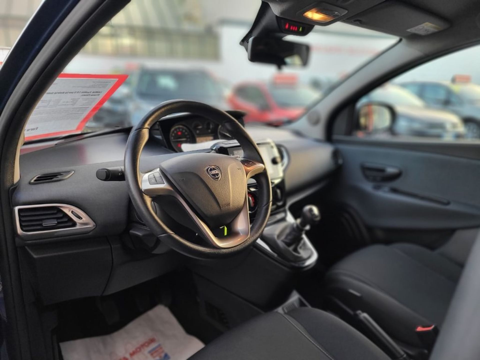 Lancia Ypsilon