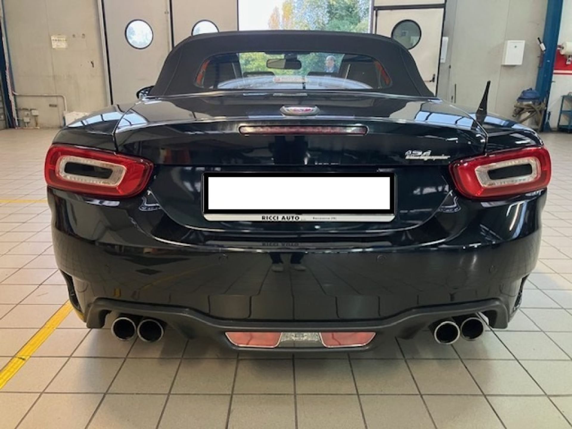 Abarth 124 Spider