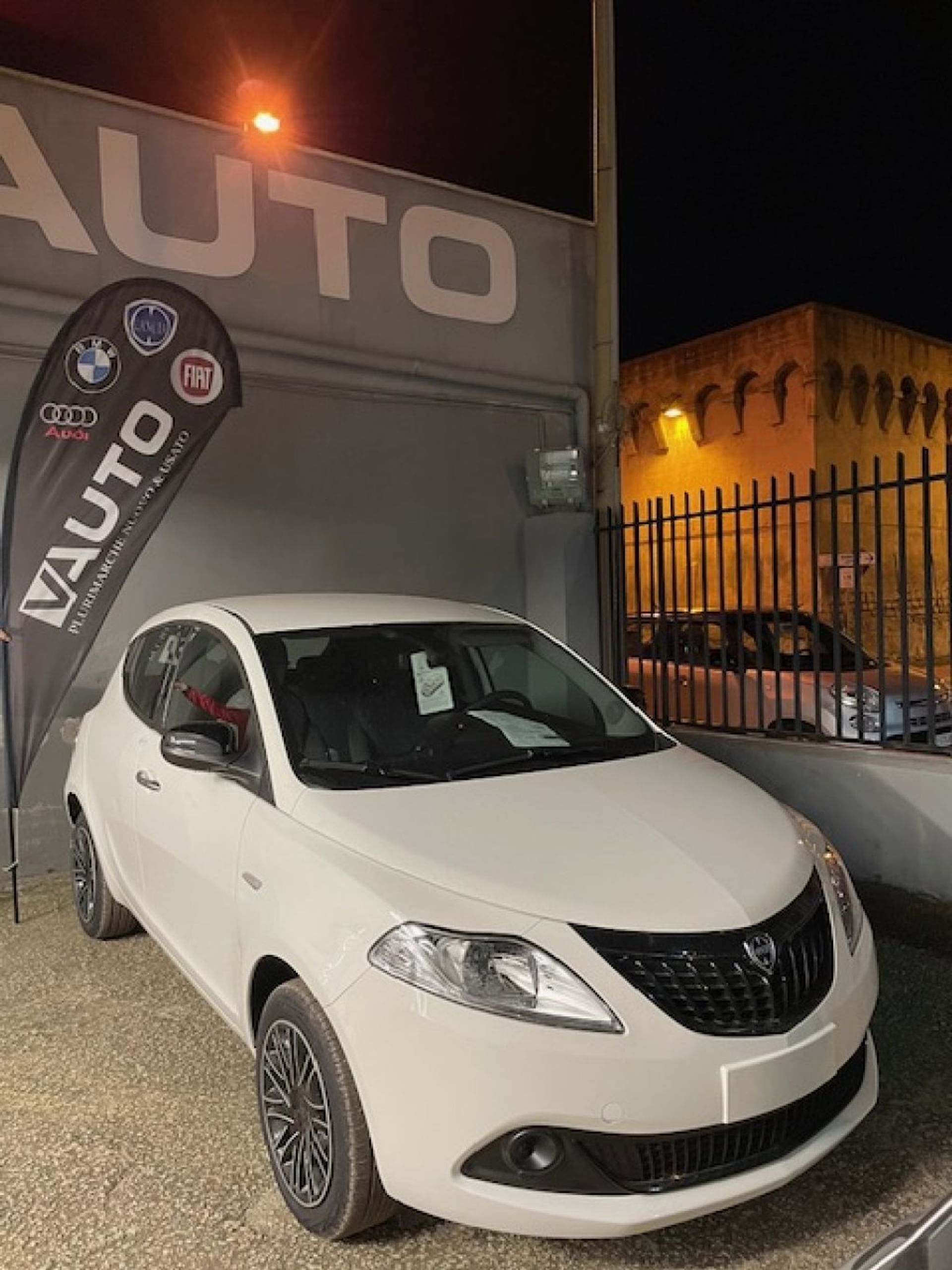 Lancia Ypsilon