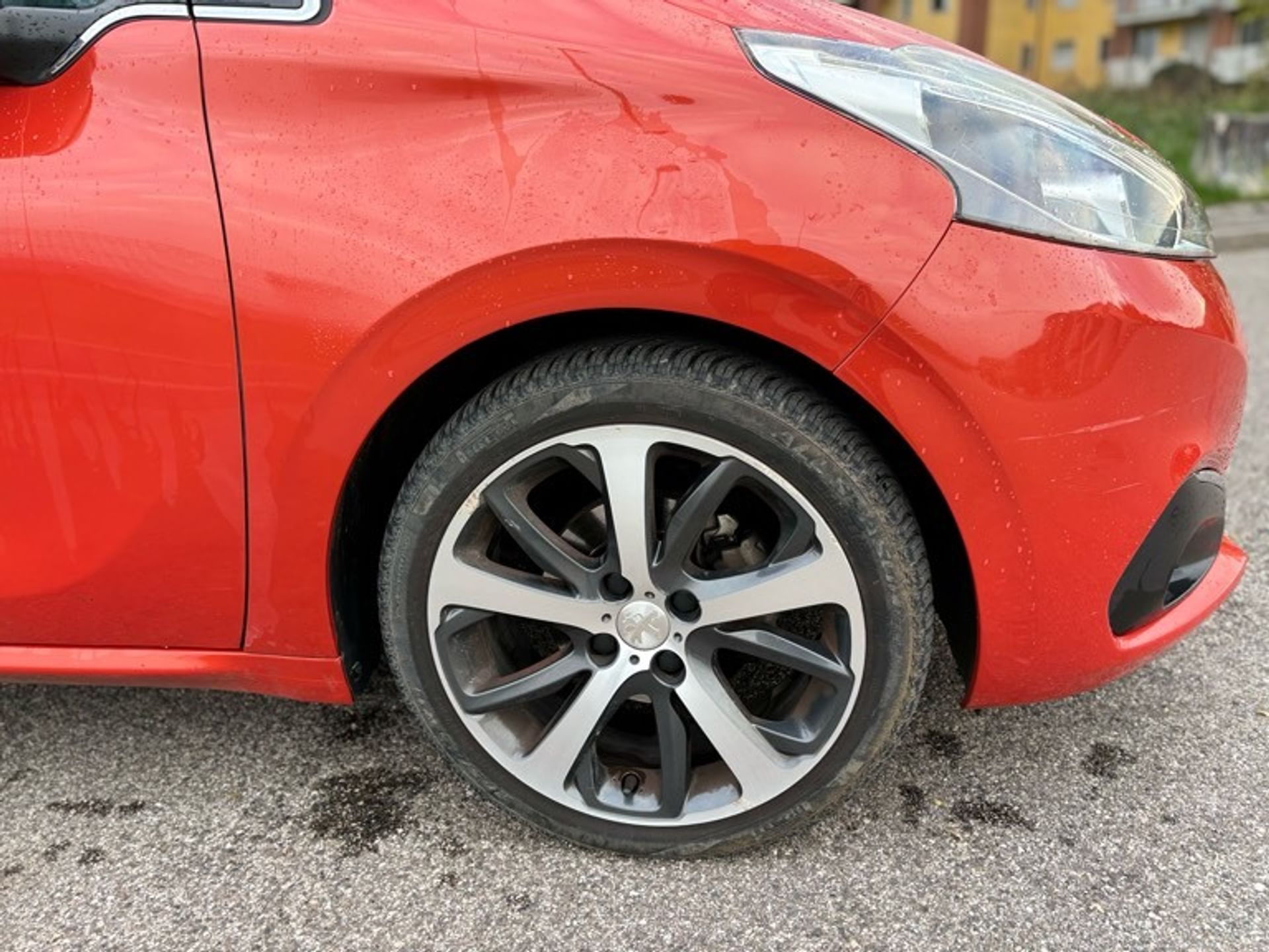Peugeot 208