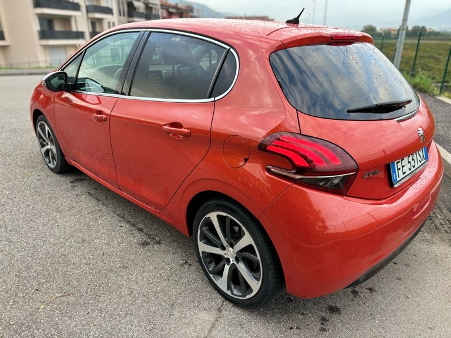 Peugeot 208